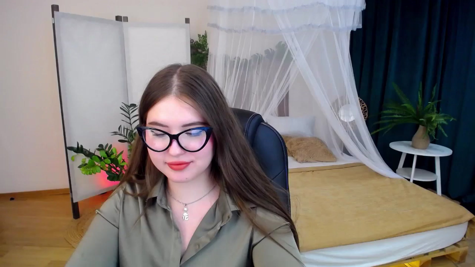 Gallery image thumbnail from AdmireMyEyes's myfreecams stream on, 09/28/2024, 23:46 image 9 of 20