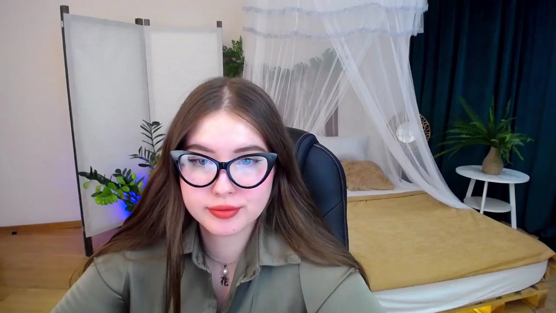 Gallery image thumbnail from AdmireMyEyes's myfreecams stream on, 09/28/2024, 23:46 image 3 of 20