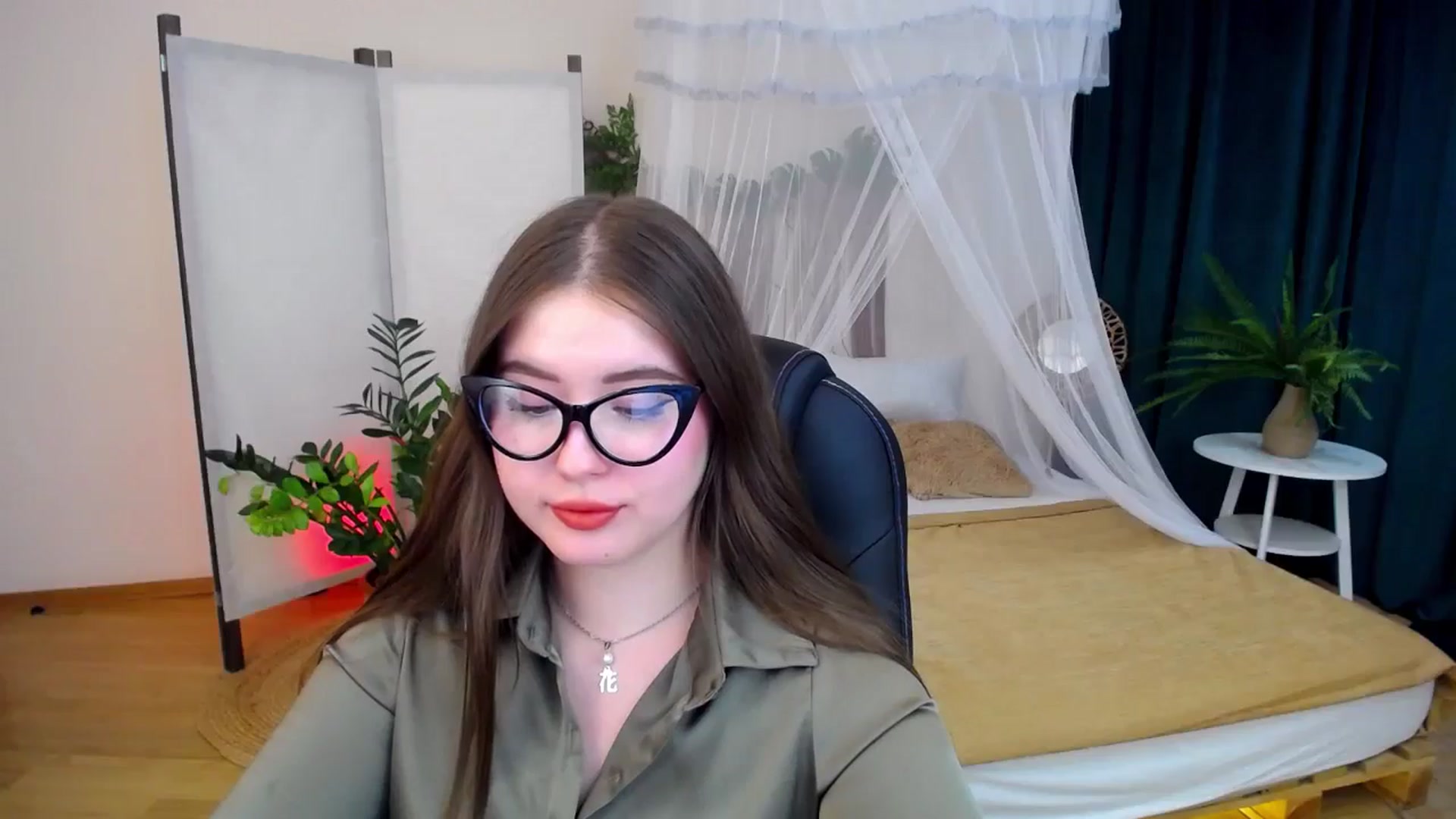 Gallery image thumbnail from AdmireMyEyes's myfreecams stream on, 09/28/2024, 23:46 image 4 of 20