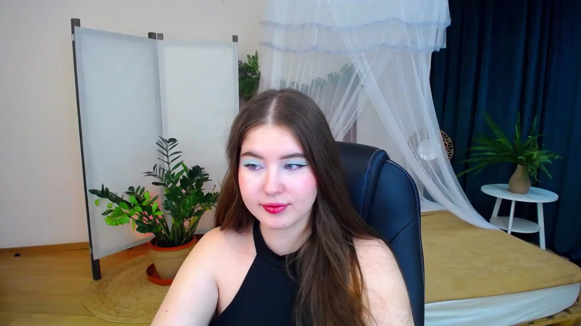 Gallery image thumbnail from AdmireMyEyes's myfreecams stream on, 09/29/2024, 19:47 image 20 of 20