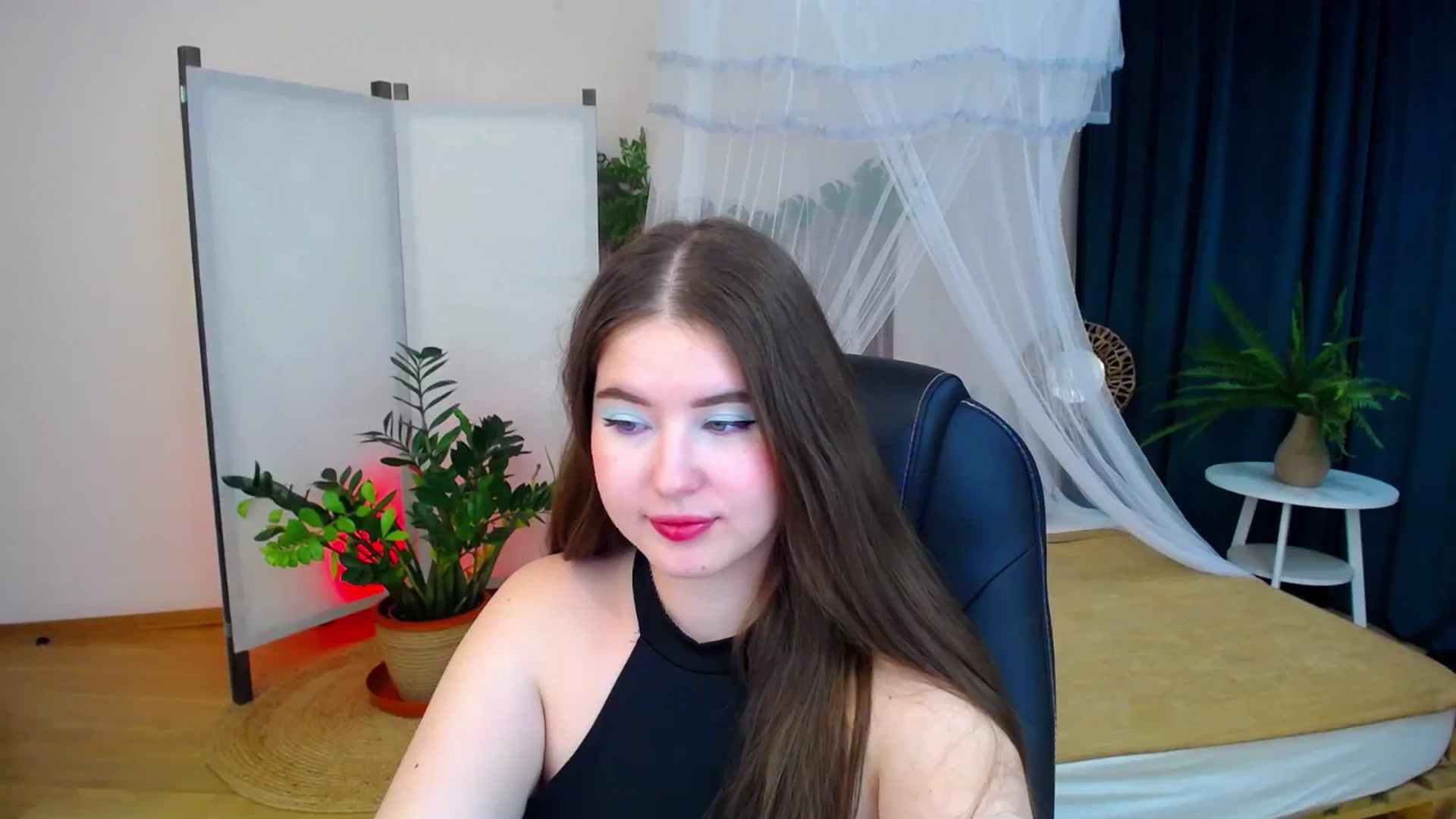 Gallery image thumbnail from AdmireMyEyes's myfreecams stream on, 09/29/2024, 19:47 image 18 of 20