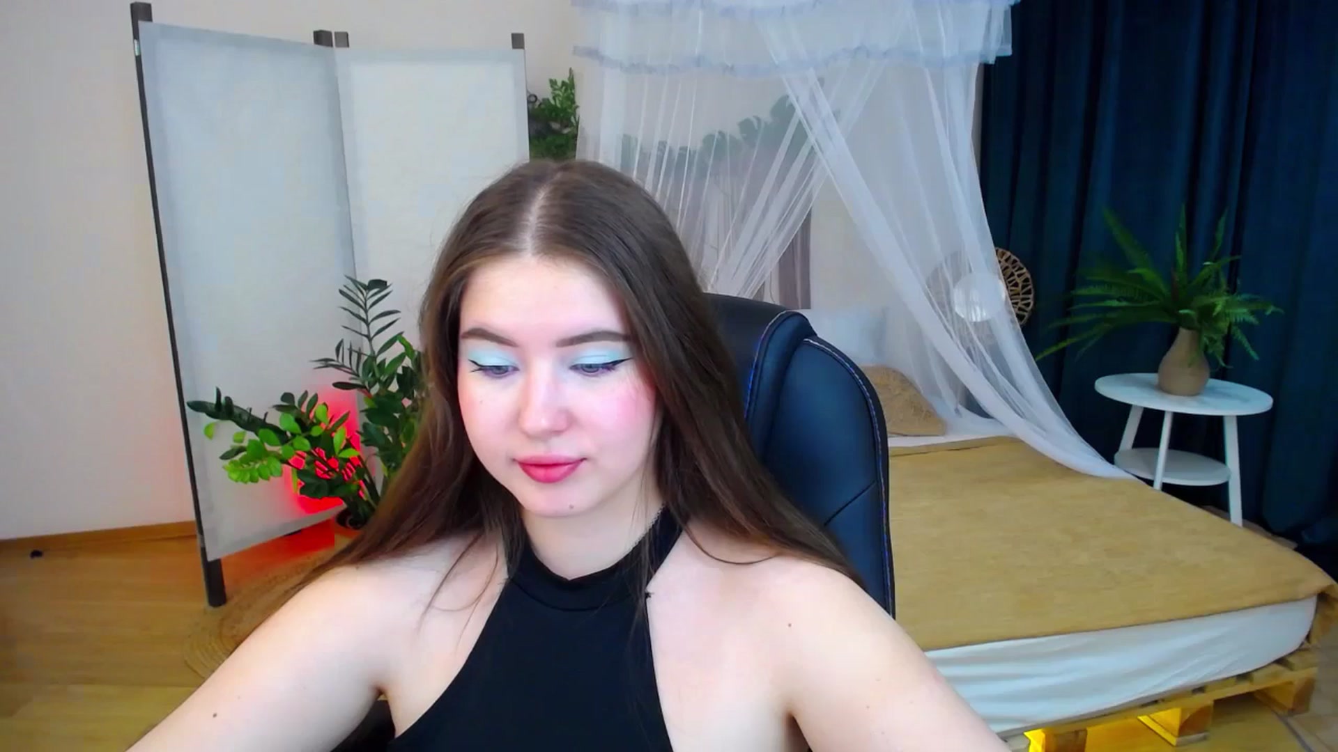 Gallery image thumbnail from AdmireMyEyes's myfreecams stream on, 09/29/2024, 19:47 image 2 of 20
