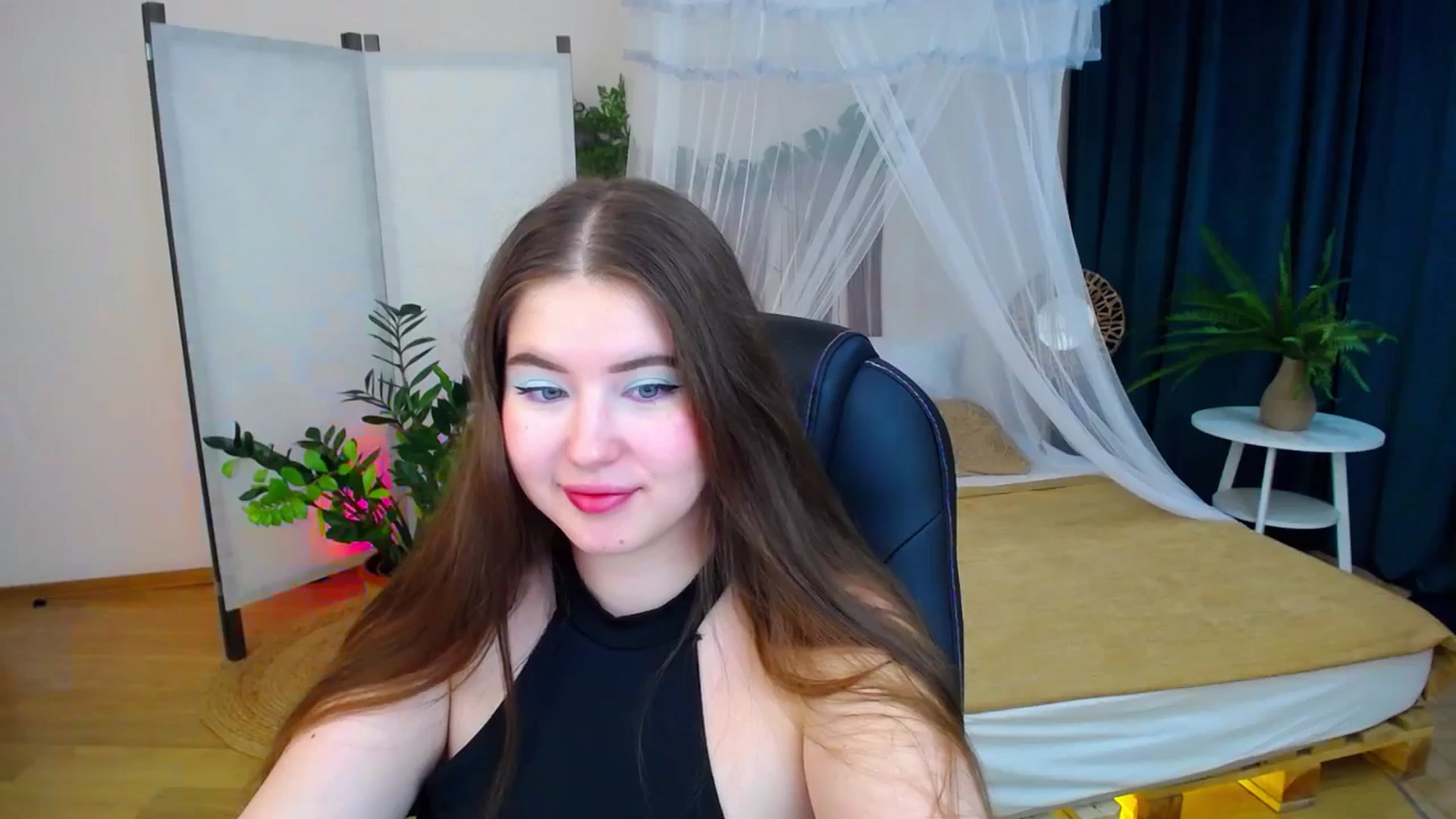 Gallery image thumbnail from AdmireMyEyes's myfreecams stream on, 09/29/2024, 19:47 image 5 of 20