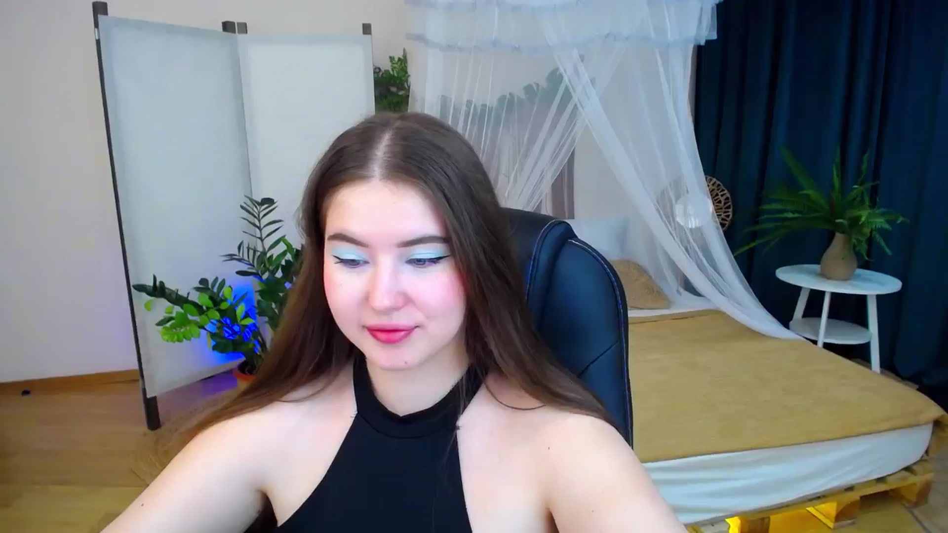 Gallery image thumbnail from AdmireMyEyes's myfreecams stream on, 09/29/2024, 19:47 image 3 of 20
