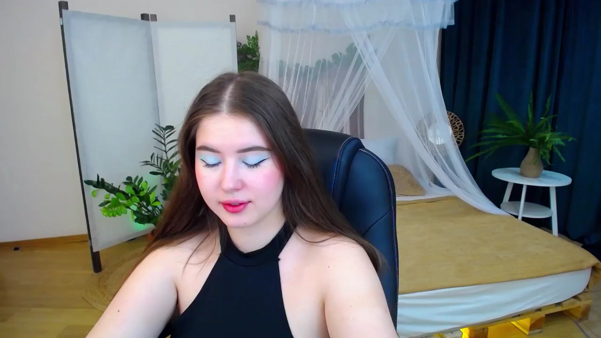 Gallery image thumbnail from AdmireMyEyes's myfreecams stream on, 09/29/2024, 19:47 image 1 of 20
