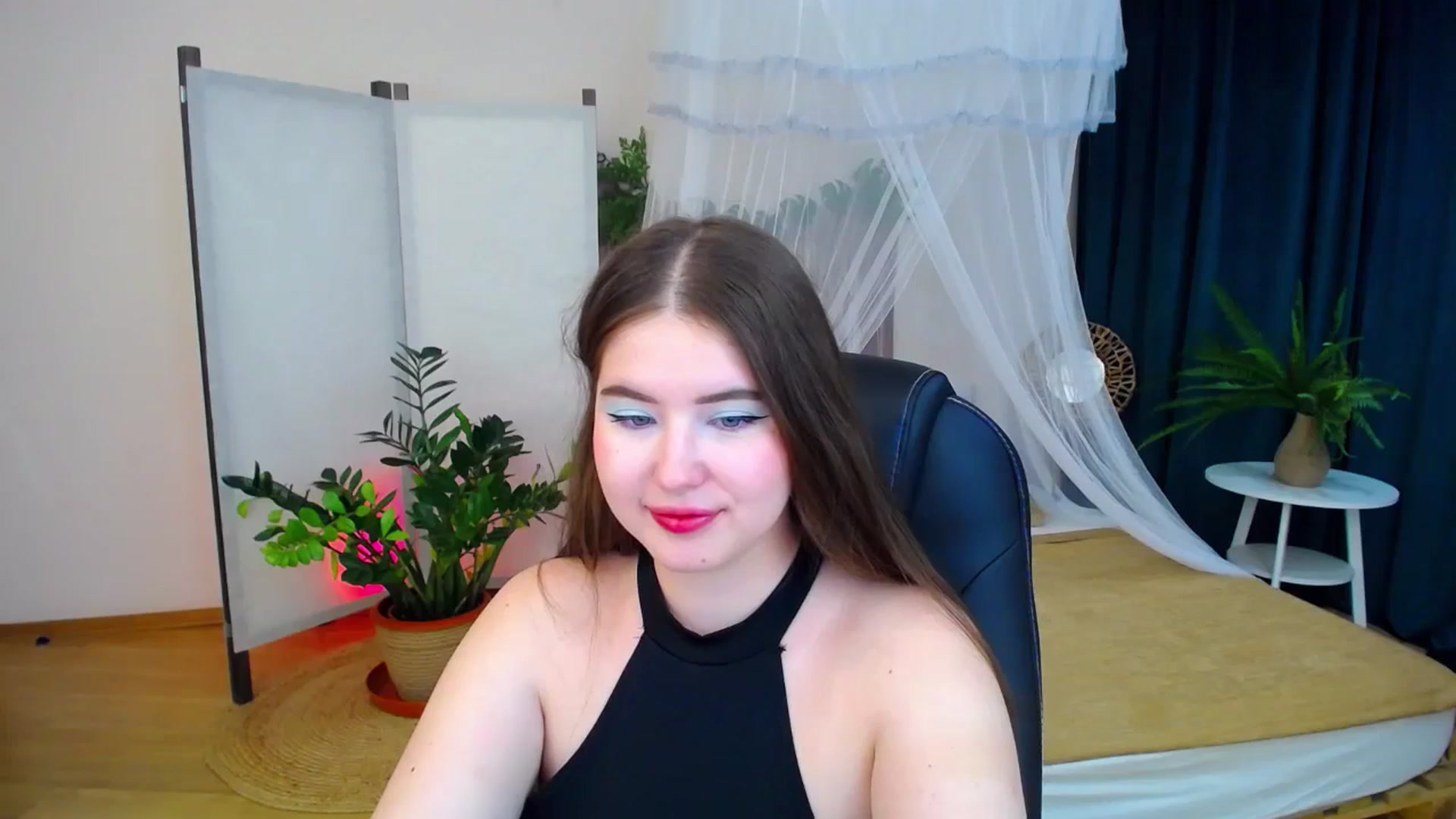 Gallery image thumbnail from AdmireMyEyes's myfreecams stream on, 09/29/2024, 19:47 image 16 of 20