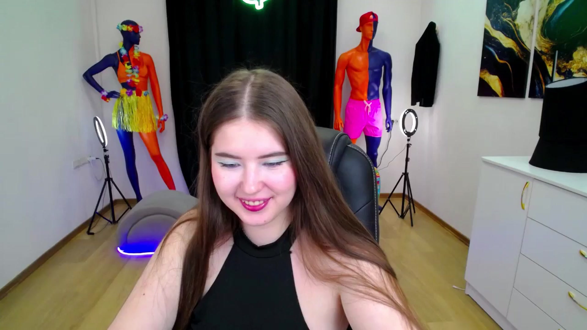 Gallery image thumbnail from AdmireMyEyes's myfreecams stream on, 09/29/2024, 21:08 image 3 of 20