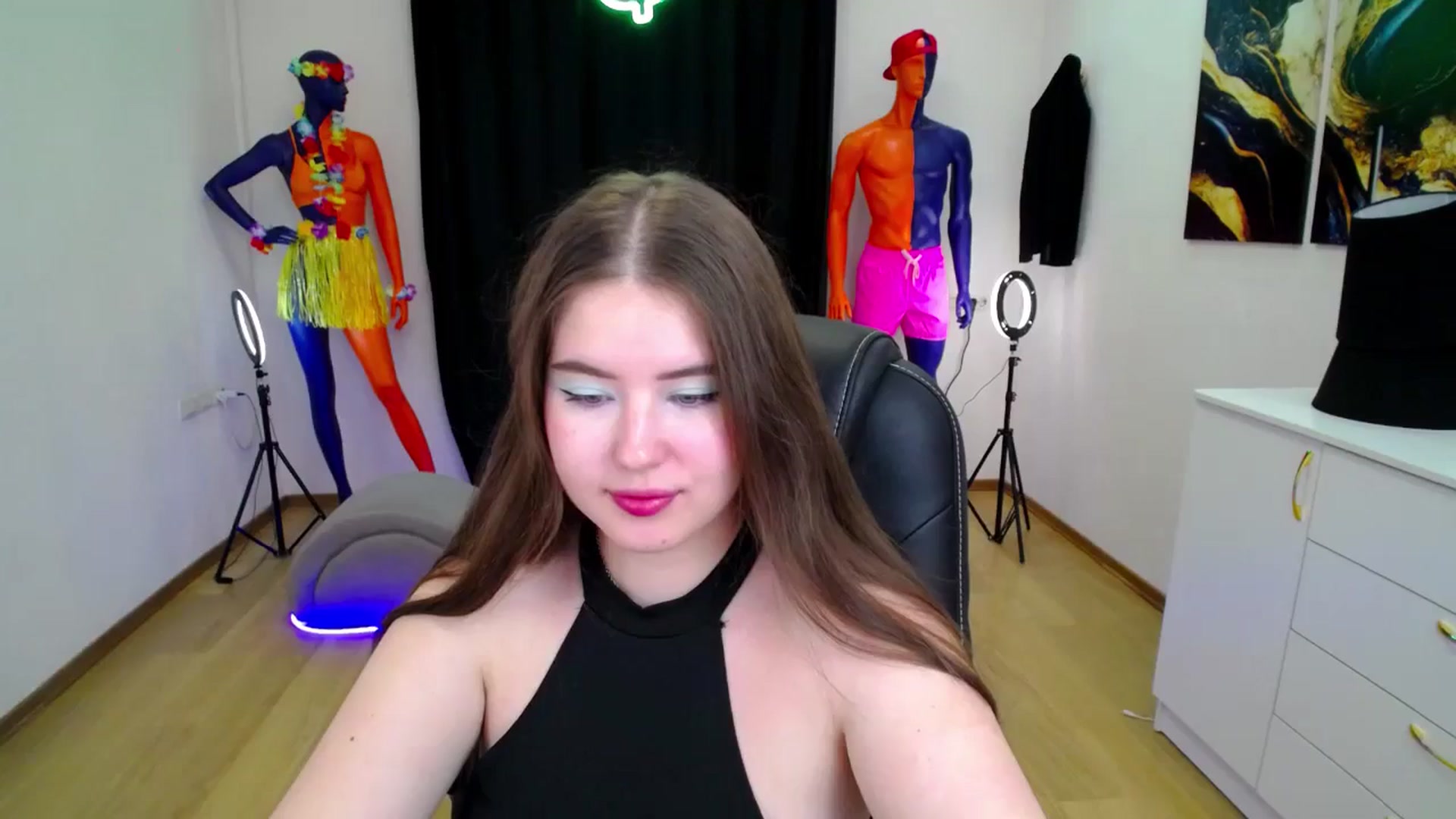Gallery image thumbnail from AdmireMyEyes's myfreecams stream on, 09/29/2024, 21:08 image 20 of 20