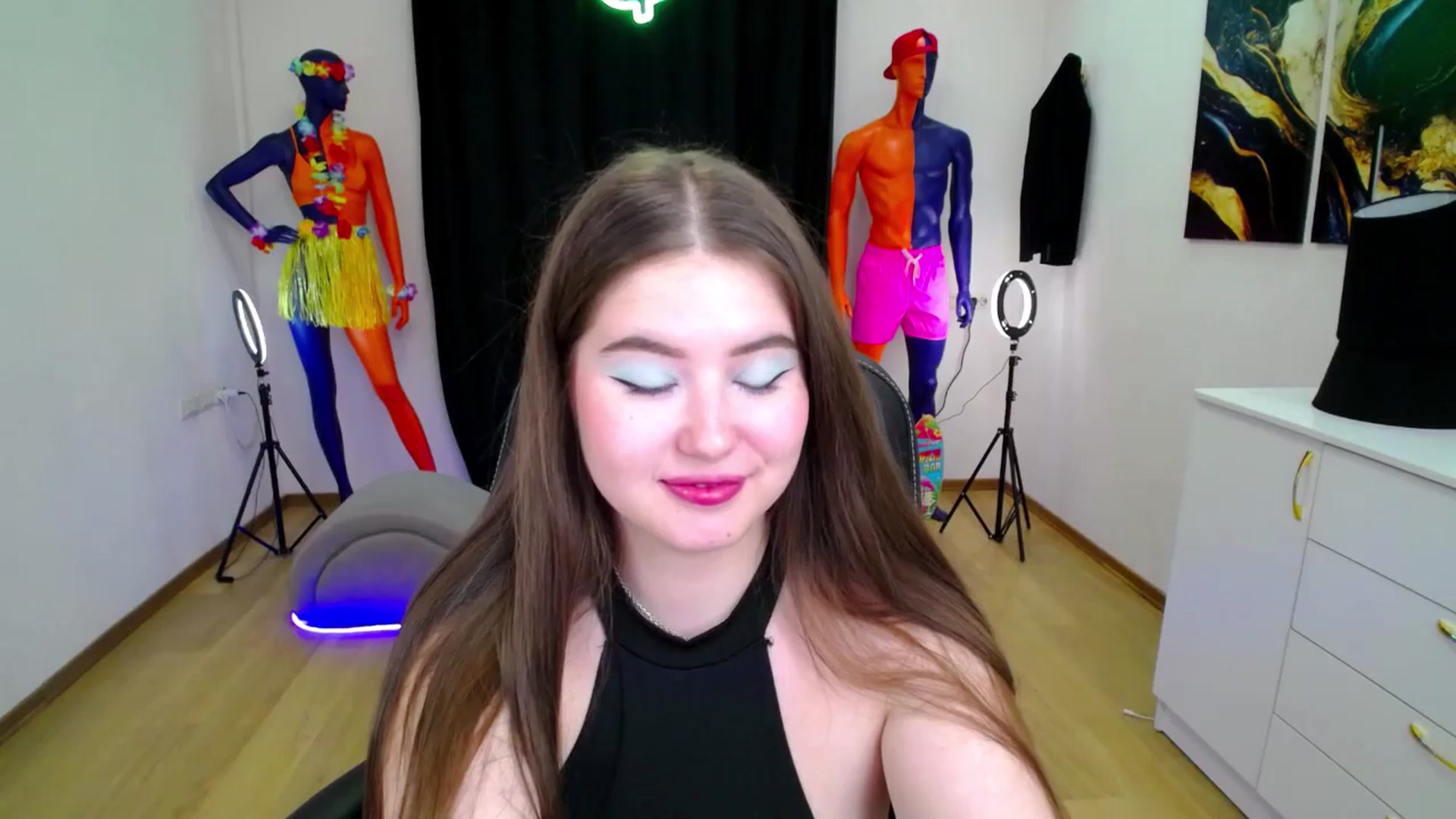 Gallery image thumbnail from AdmireMyEyes's myfreecams stream on, 09/29/2024, 21:08 image 2 of 20
