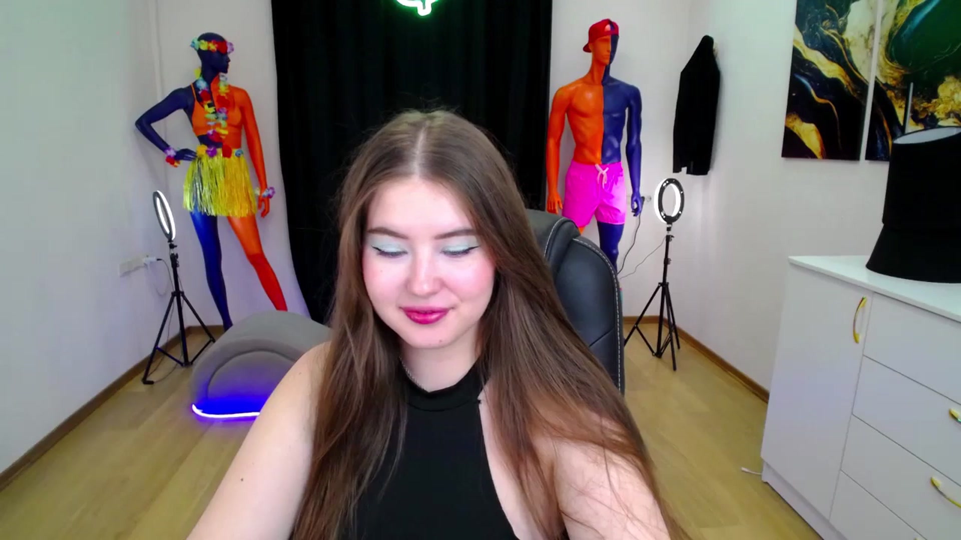 Gallery image thumbnail from AdmireMyEyes's myfreecams stream on, 09/29/2024, 21:08 image 7 of 20