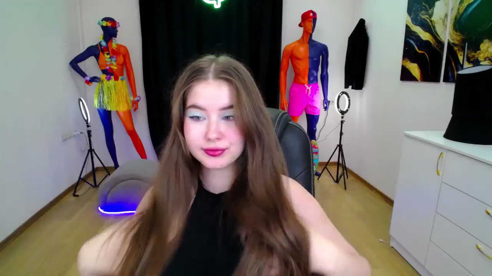 Gallery image thumbnail from AdmireMyEyes's myfreecams stream on, 09/29/2024, 21:08 image 6 of 20