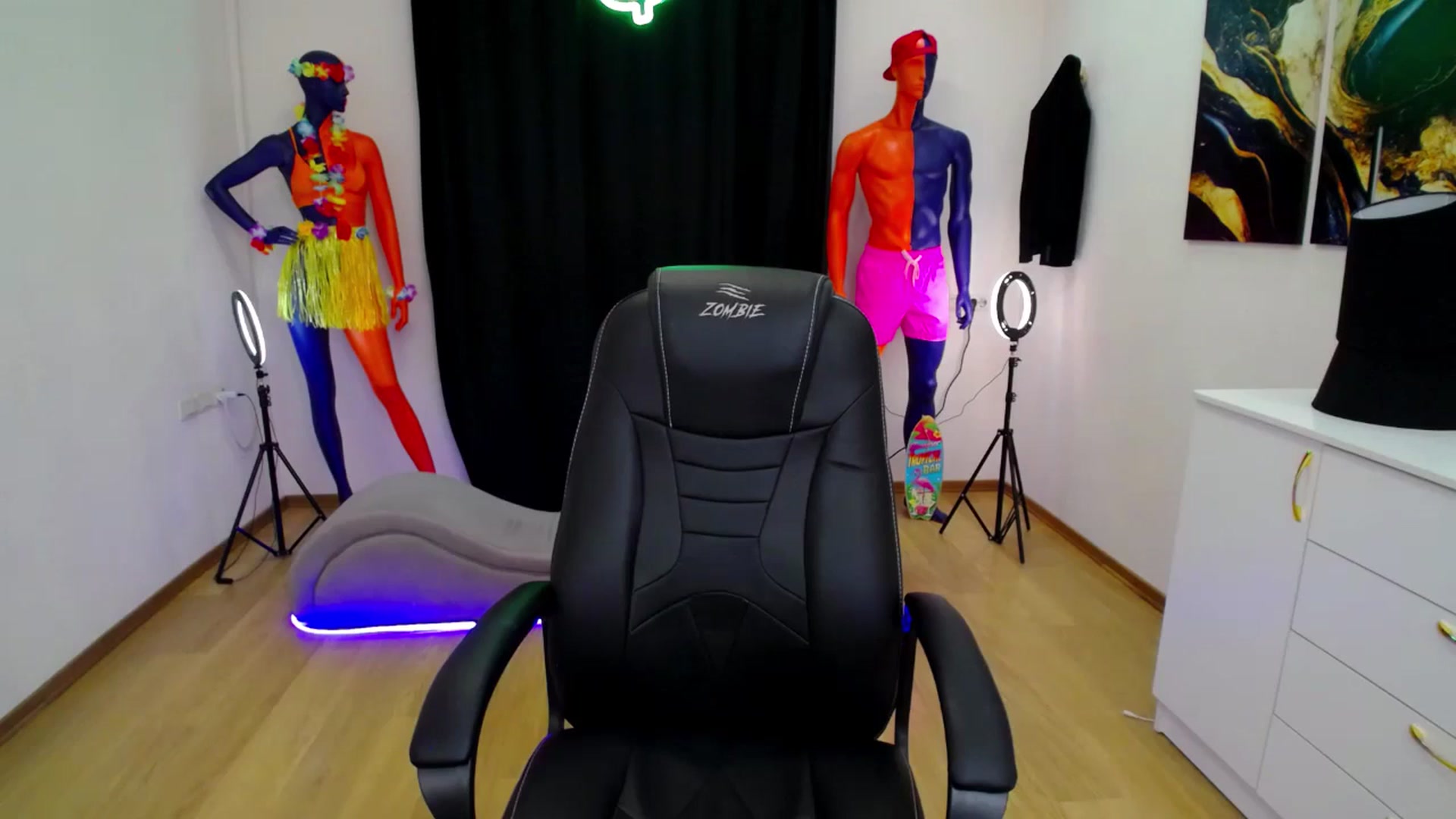 Gallery image thumbnail from AdmireMyEyes's myfreecams stream on, 09/29/2024, 21:08 image 13 of 20