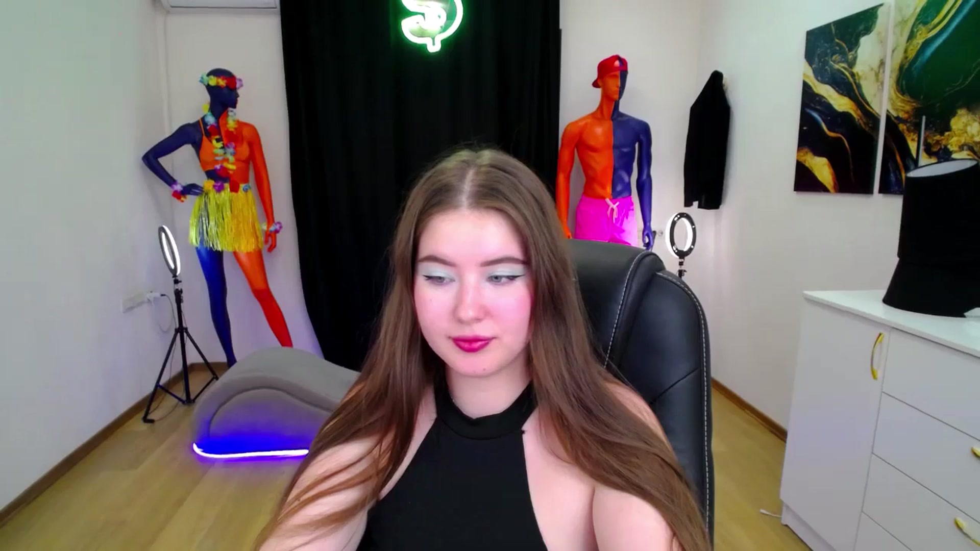 Gallery image thumbnail from AdmireMyEyes's myfreecams stream on, 09/29/2024, 23:47 image 2 of 20