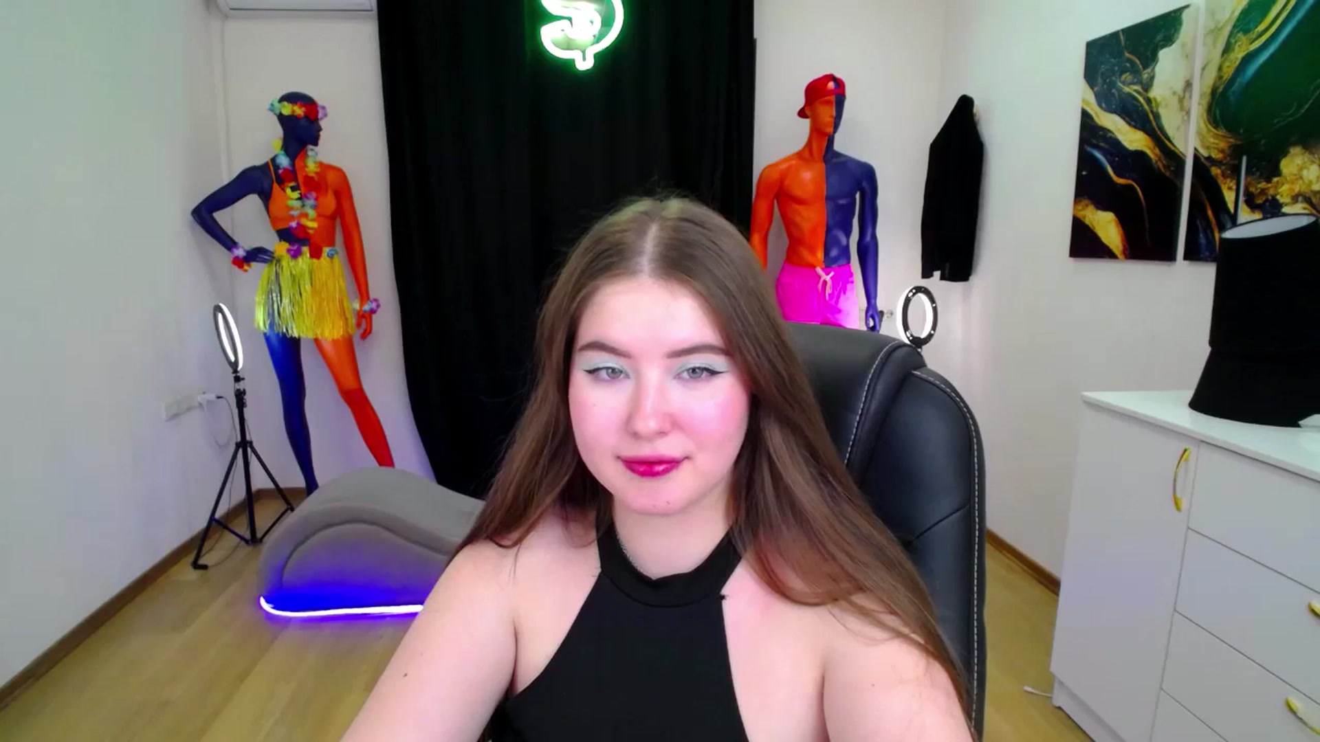Gallery image thumbnail from AdmireMyEyes's myfreecams stream on, 09/29/2024, 23:47 image 14 of 20