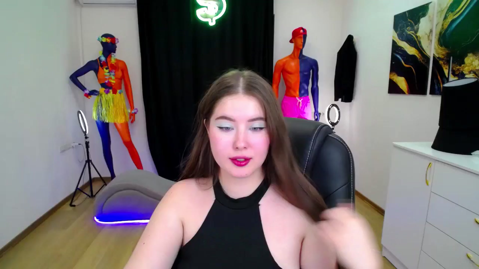 Gallery image thumbnail from AdmireMyEyes's myfreecams stream on, 09/29/2024, 23:47 image 13 of 20