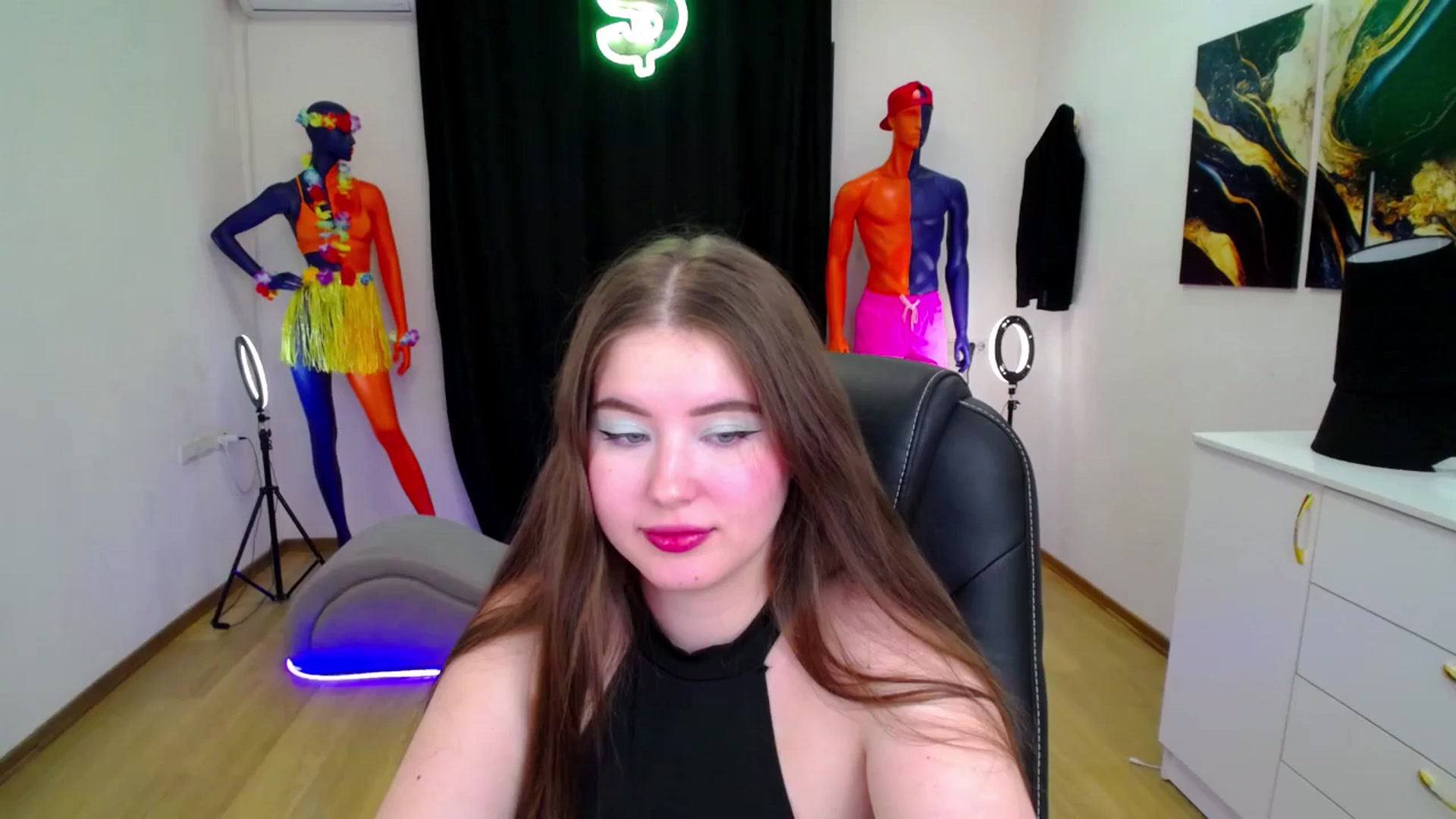 Gallery image thumbnail from AdmireMyEyes's myfreecams stream on, 09/29/2024, 23:47 image 6 of 20