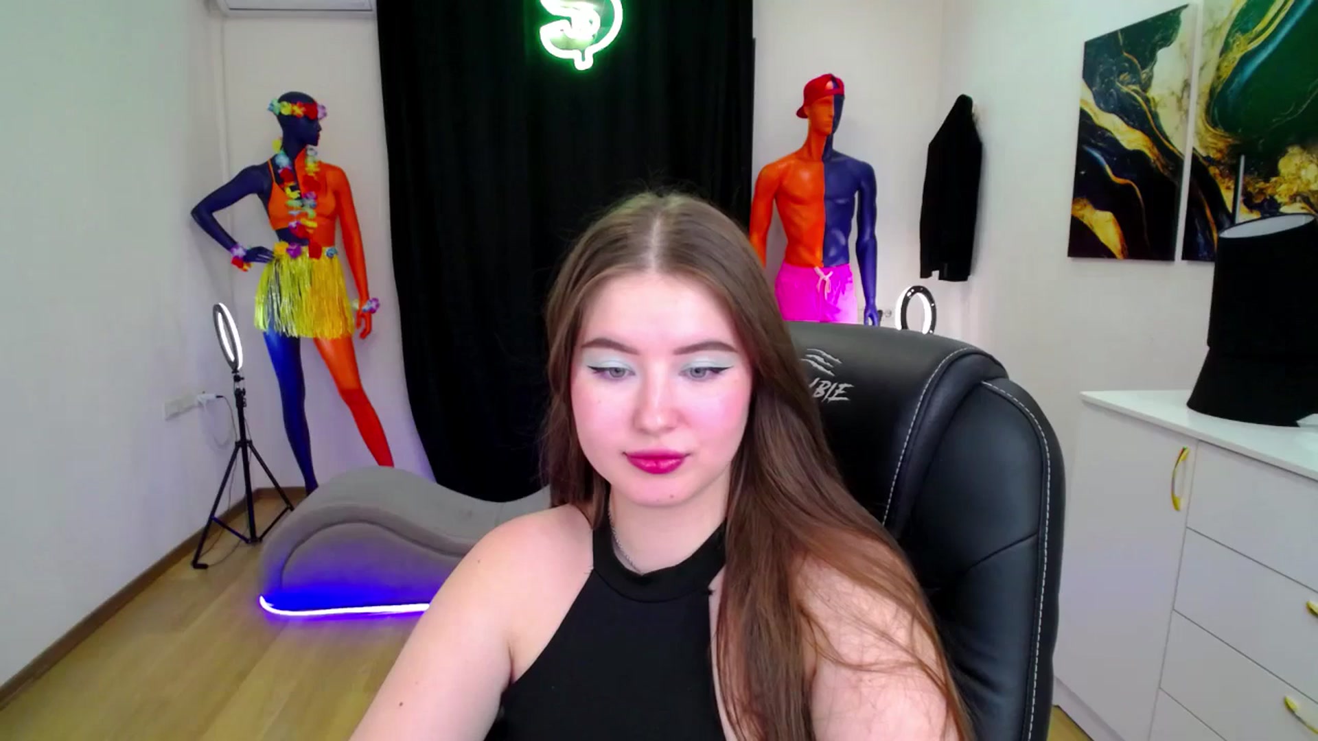 Gallery image thumbnail from AdmireMyEyes's myfreecams stream on, 09/29/2024, 23:47 image 20 of 20