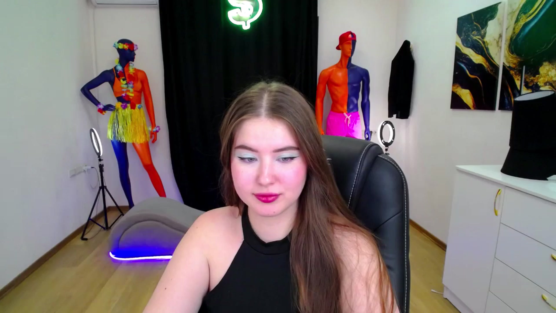 Gallery image thumbnail from AdmireMyEyes's myfreecams stream on, 09/29/2024, 23:47 image 18 of 20
