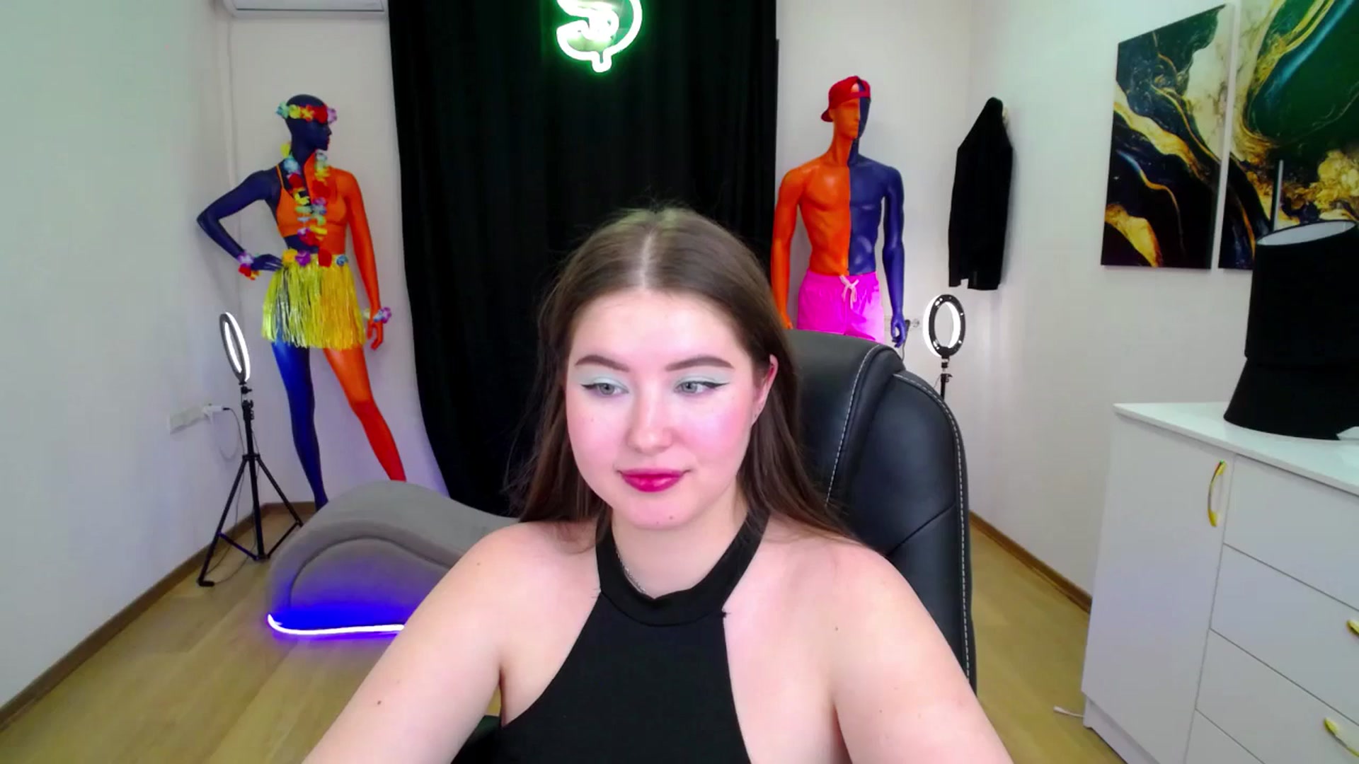Gallery image thumbnail from AdmireMyEyes's myfreecams stream on, 09/29/2024, 23:47 image 8 of 20