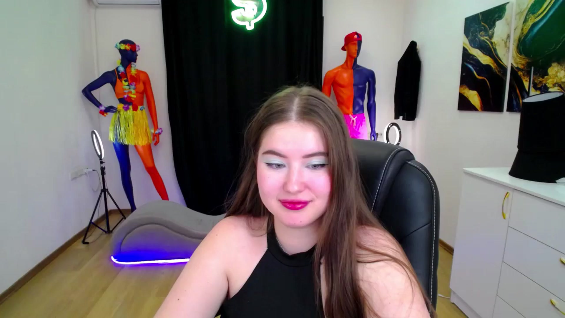 Gallery image thumbnail from AdmireMyEyes's myfreecams stream on, 09/29/2024, 23:47 image 11 of 20