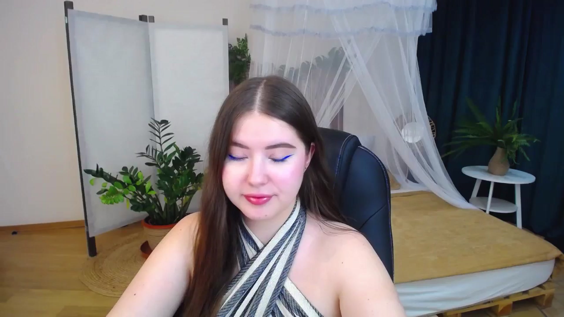 Gallery image thumbnail from AdmireMyEyes's myfreecams stream on, 09/30/2024, 19:48 image 5 of 20