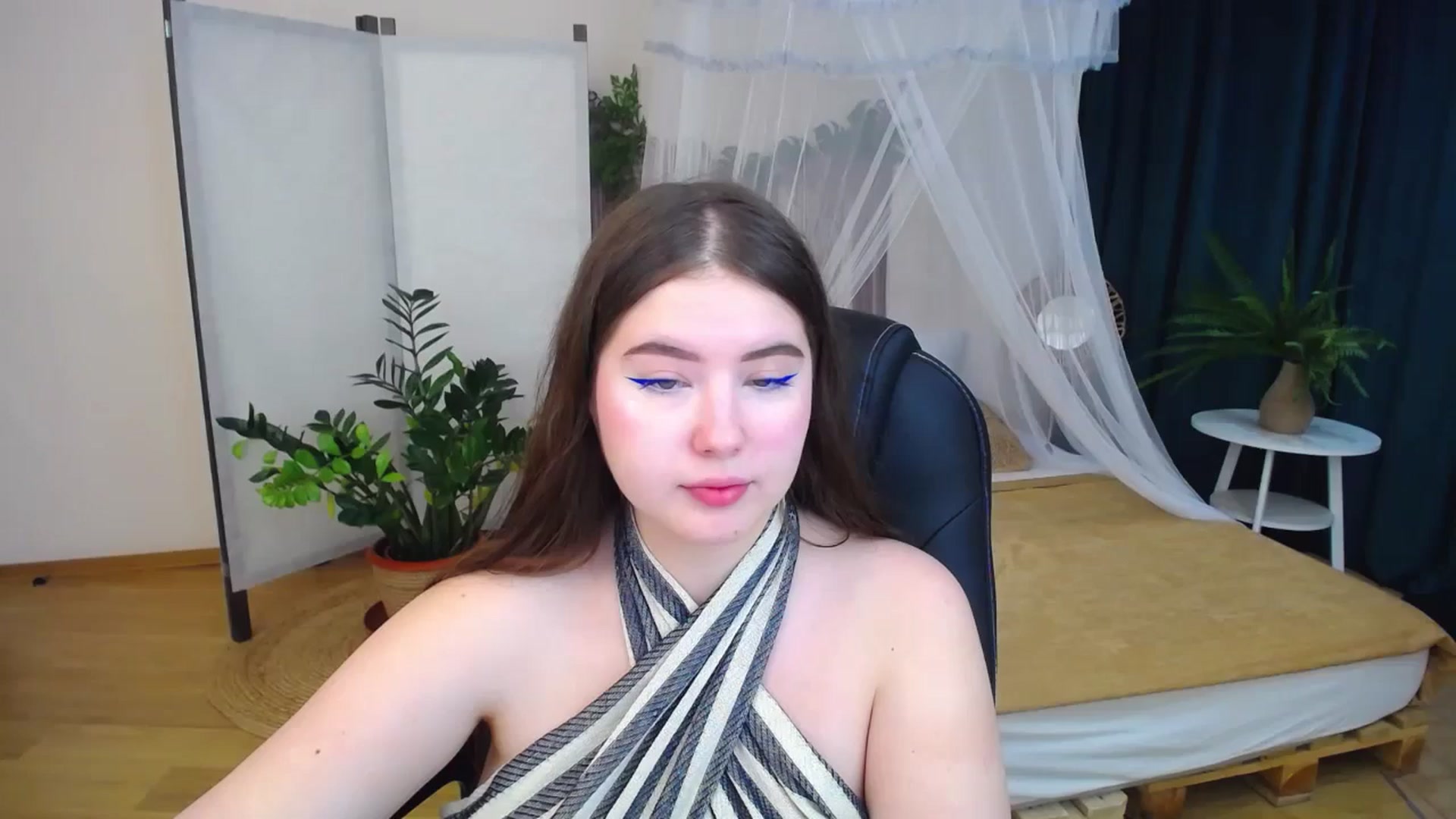 Gallery image thumbnail from AdmireMyEyes's myfreecams stream on, 09/30/2024, 19:48 image 1 of 20