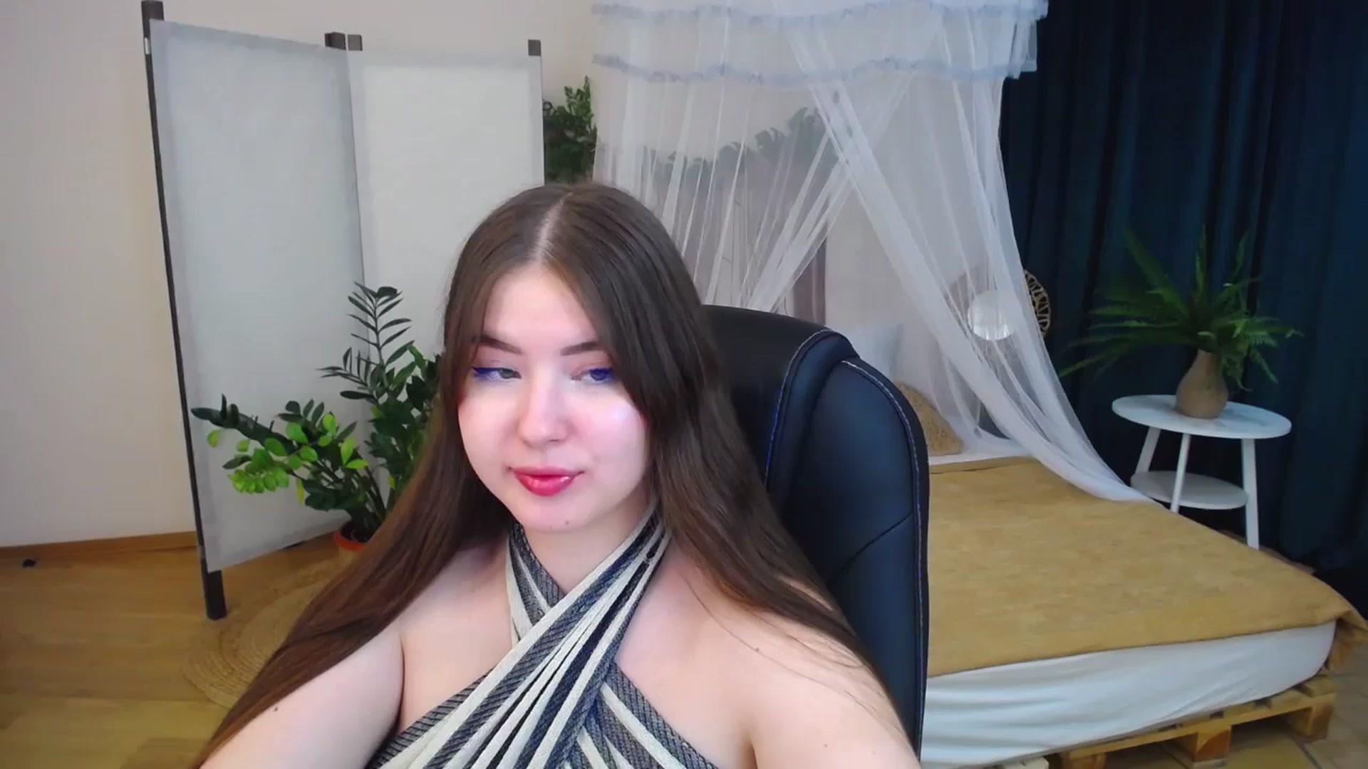 Gallery image thumbnail from AdmireMyEyes's myfreecams stream on, 09/30/2024, 20:32 image 5 of 20