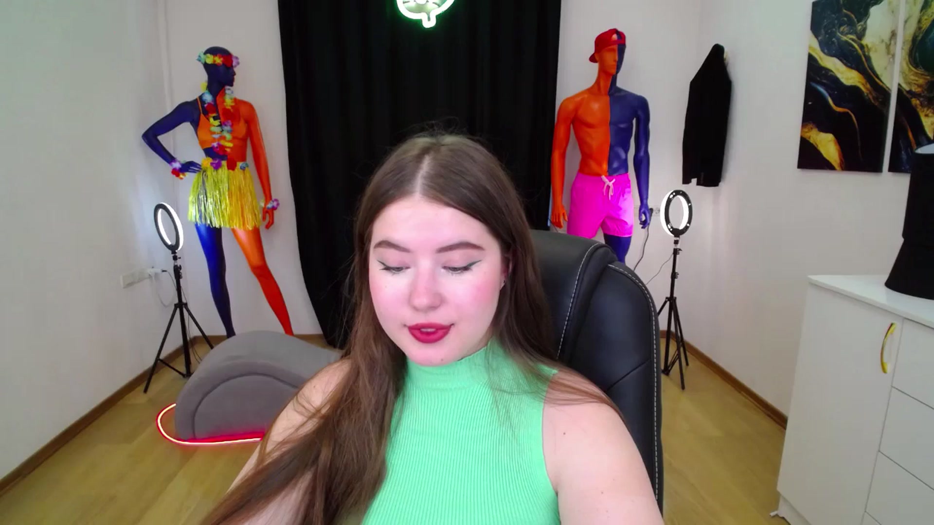 Gallery image thumbnail from AdmireMyEyes's myfreecams stream on, 10/03/2024, 07:36 image 3 of 20