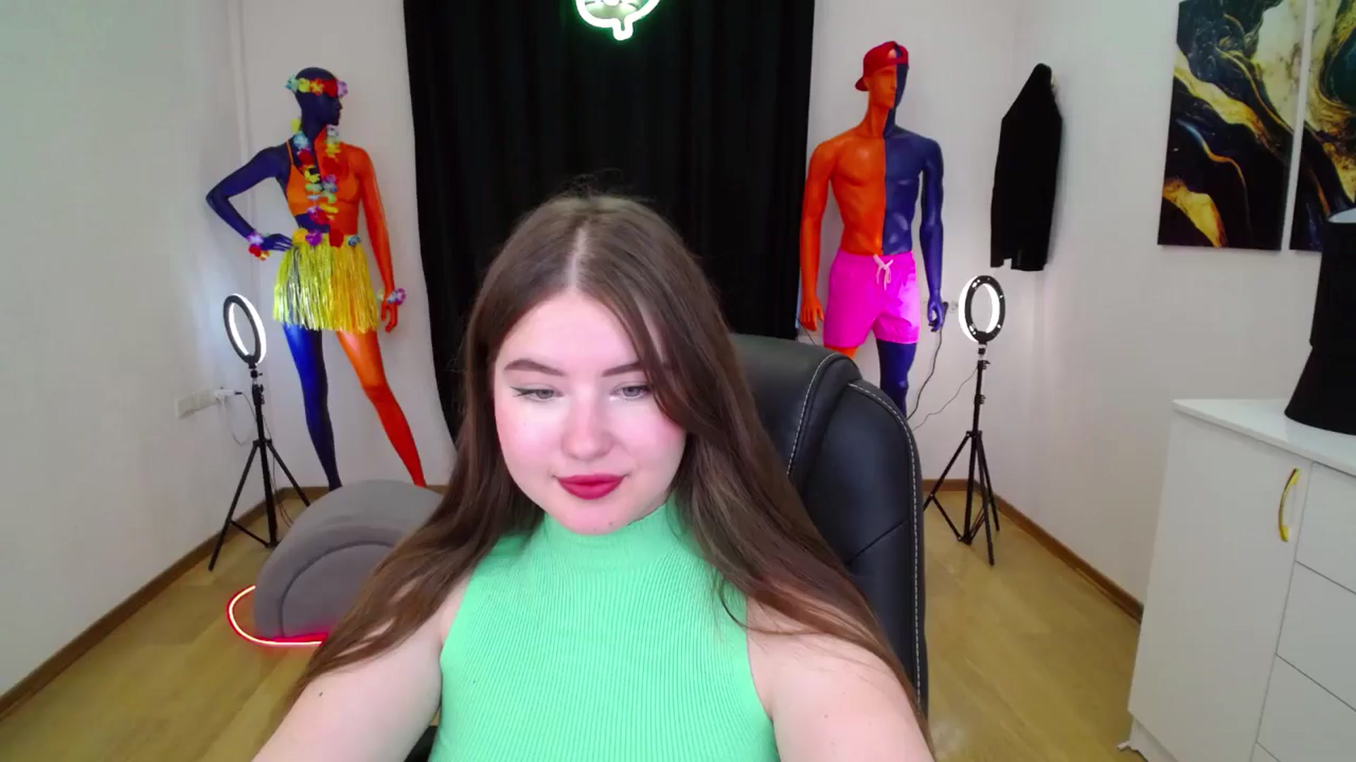 Gallery image thumbnail from AdmireMyEyes's myfreecams stream on, 10/03/2024, 07:36 image 1 of 20