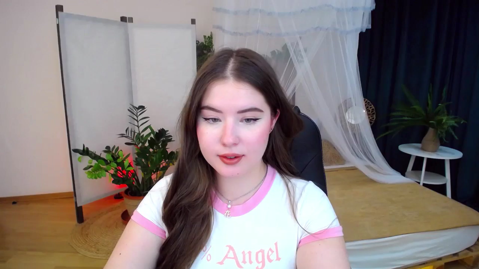 Gallery image thumbnail from AdmireMyEyes's myfreecams stream on, 10/05/2024, 07:25 image 17 of 20