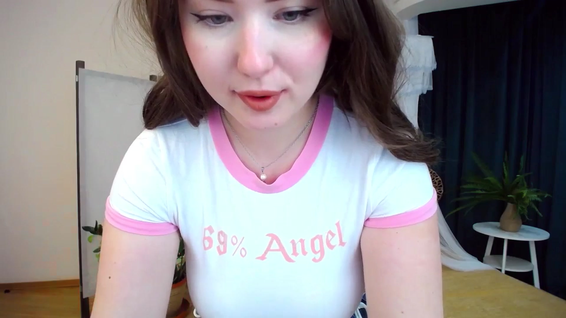 Gallery image thumbnail from AdmireMyEyes's myfreecams stream on, 10/05/2024, 09:50 image 7 of 20