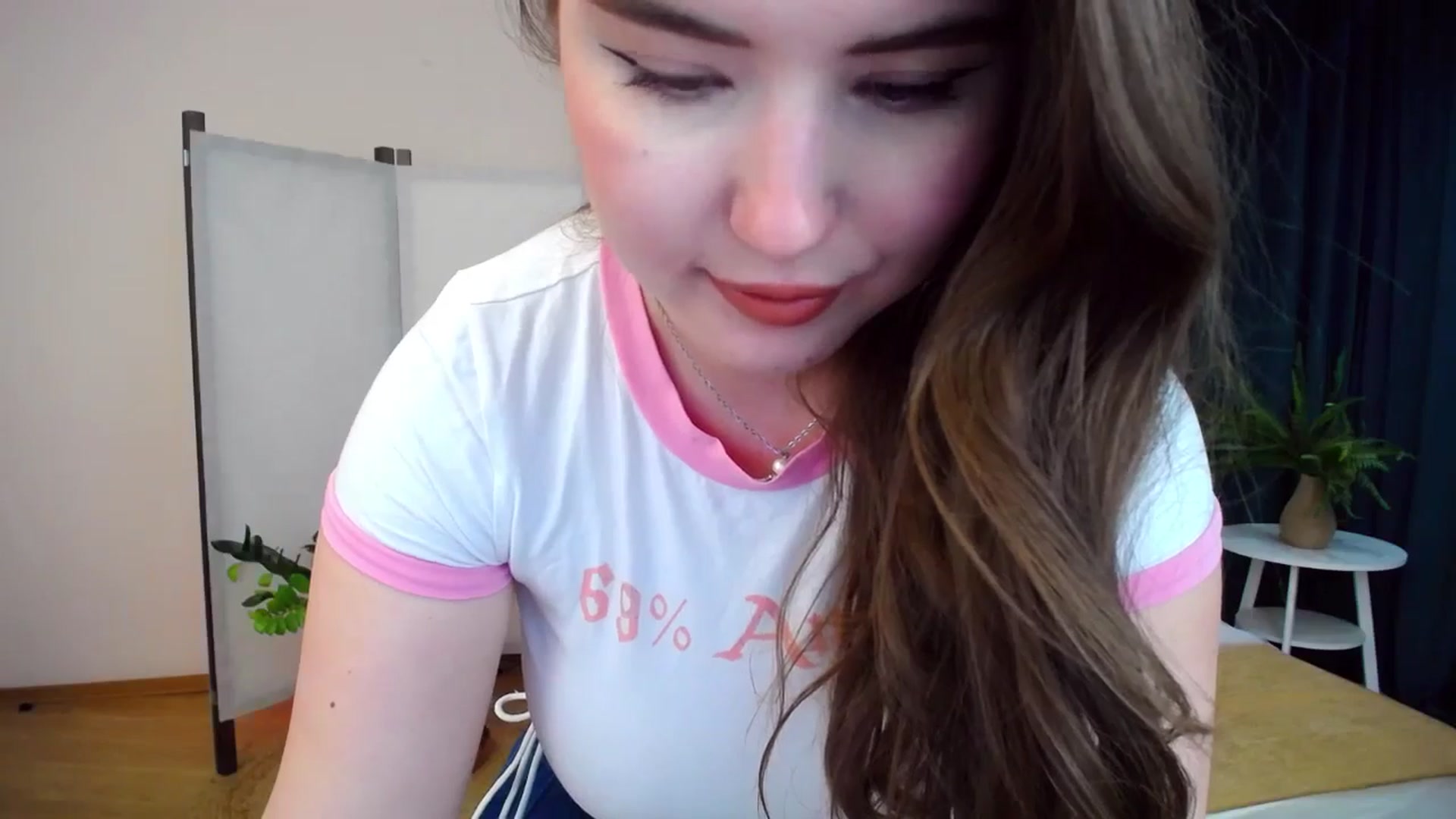 Gallery image thumbnail from AdmireMyEyes's myfreecams stream on, 10/05/2024, 09:50 image 9 of 20
