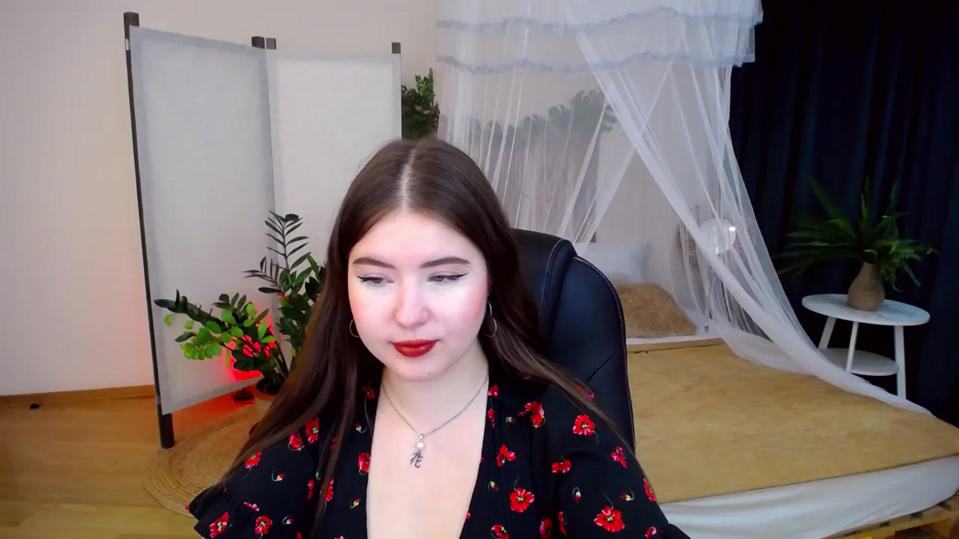 Gallery image thumbnail from AdmireMyEyes's myfreecams stream on, 10/06/2024, 19:11 image 13 of 20