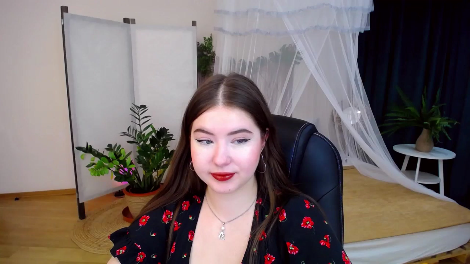 Gallery image thumbnail from AdmireMyEyes's myfreecams stream on, 10/06/2024, 19:11 image 3 of 20