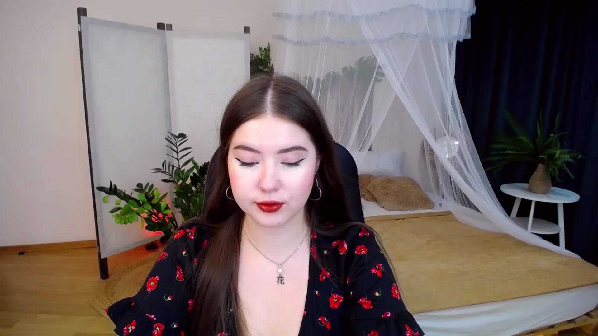 Gallery image thumbnail from AdmireMyEyes's myfreecams stream on, 10/06/2024, 19:11 image 19 of 20