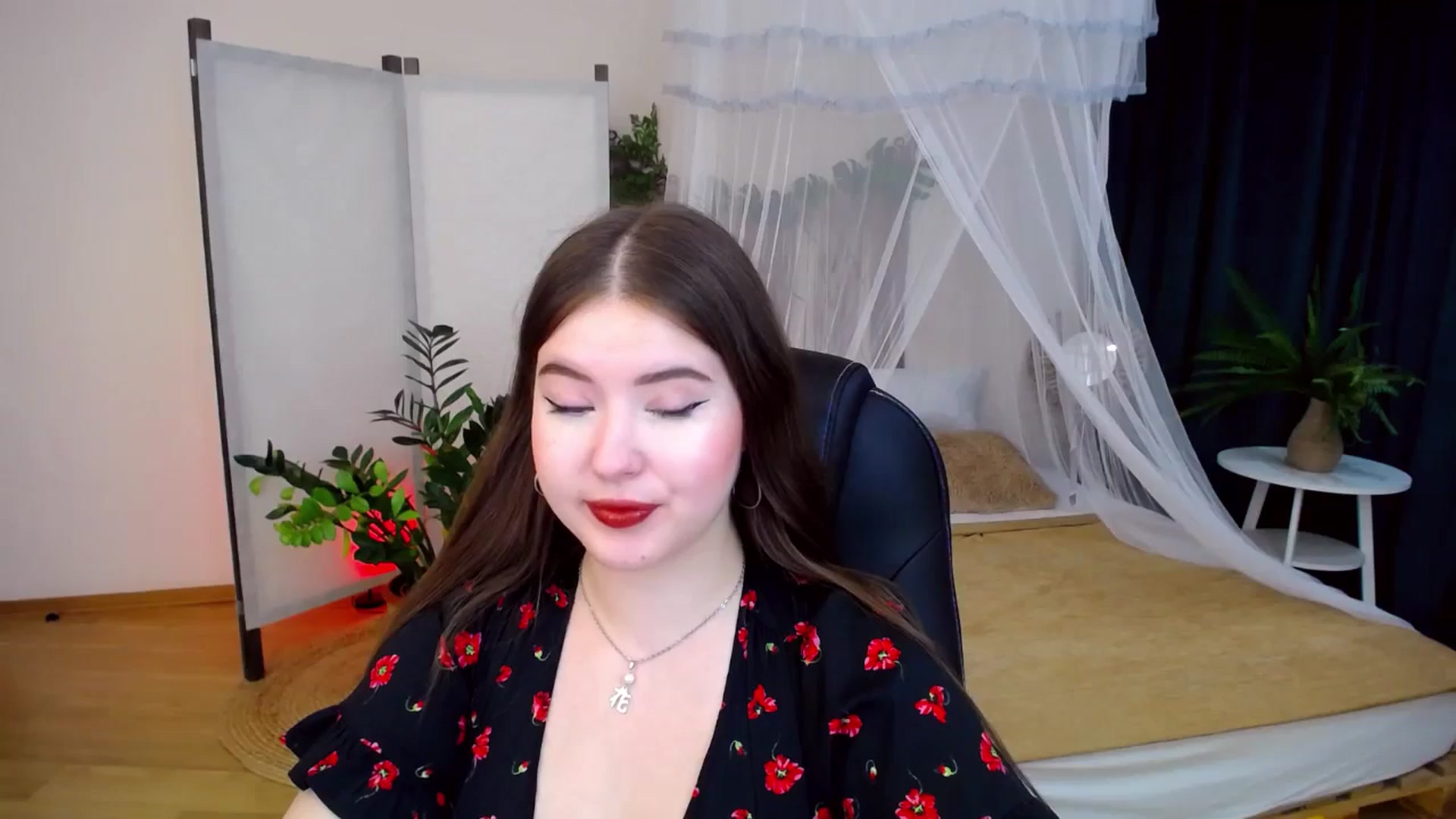 Gallery image thumbnail from AdmireMyEyes's myfreecams stream on, 10/06/2024, 19:11 image 16 of 20