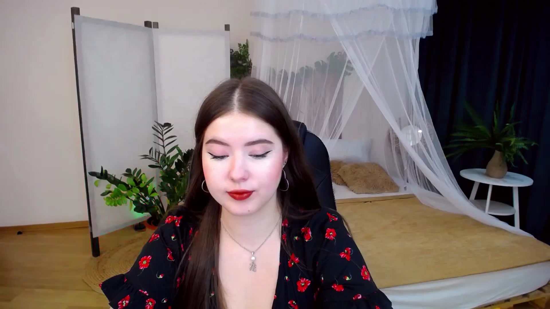 Gallery image thumbnail from AdmireMyEyes's myfreecams stream on, 10/06/2024, 19:11 image 20 of 20