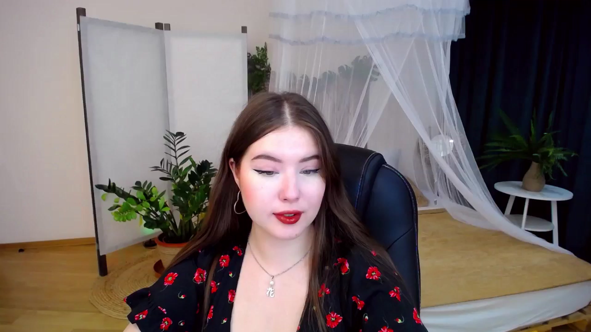 Gallery image thumbnail from AdmireMyEyes's myfreecams stream on, 10/06/2024, 19:11 image 1 of 20