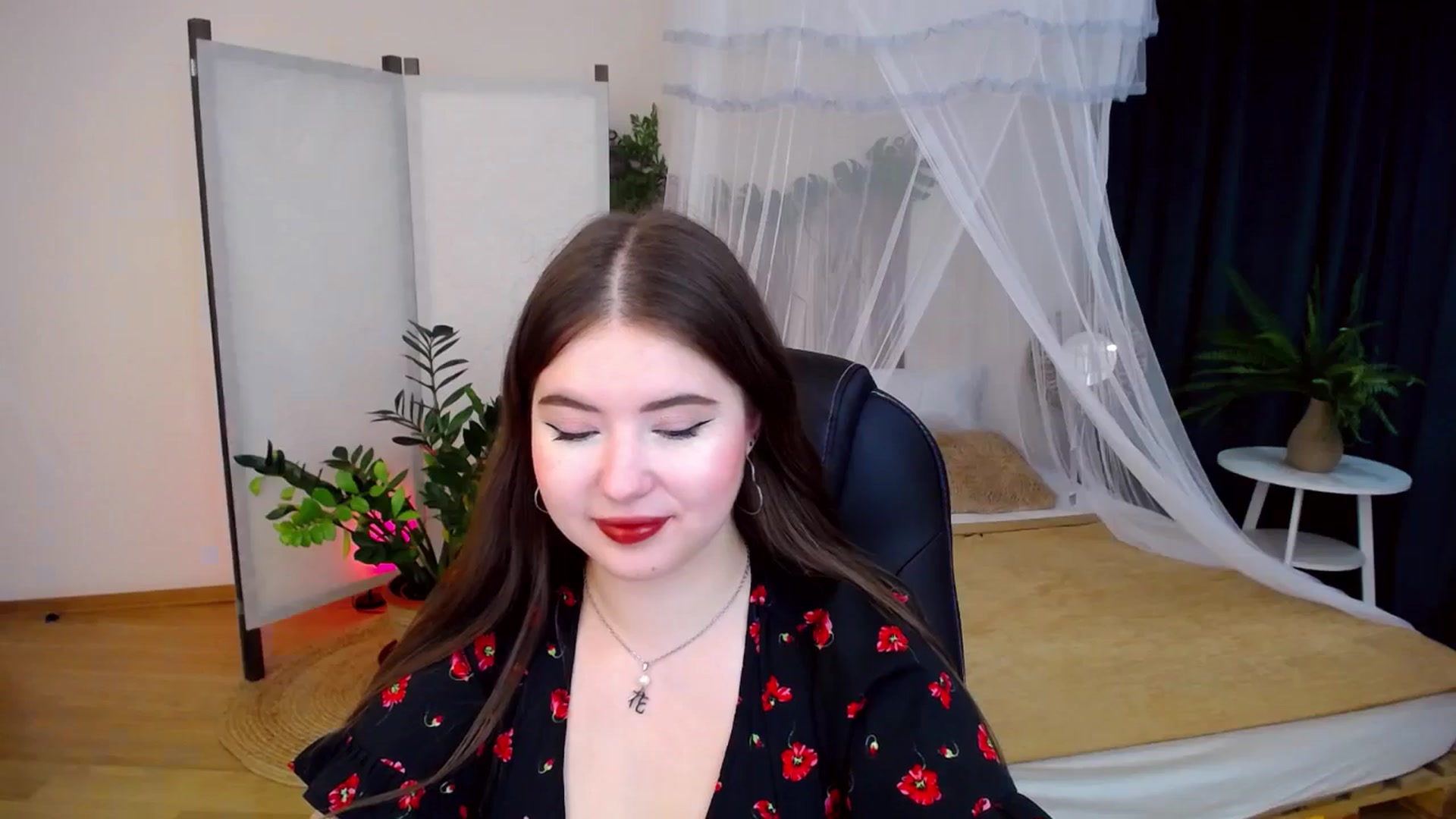 Gallery image thumbnail from AdmireMyEyes's myfreecams stream on, 10/06/2024, 19:11 image 11 of 20