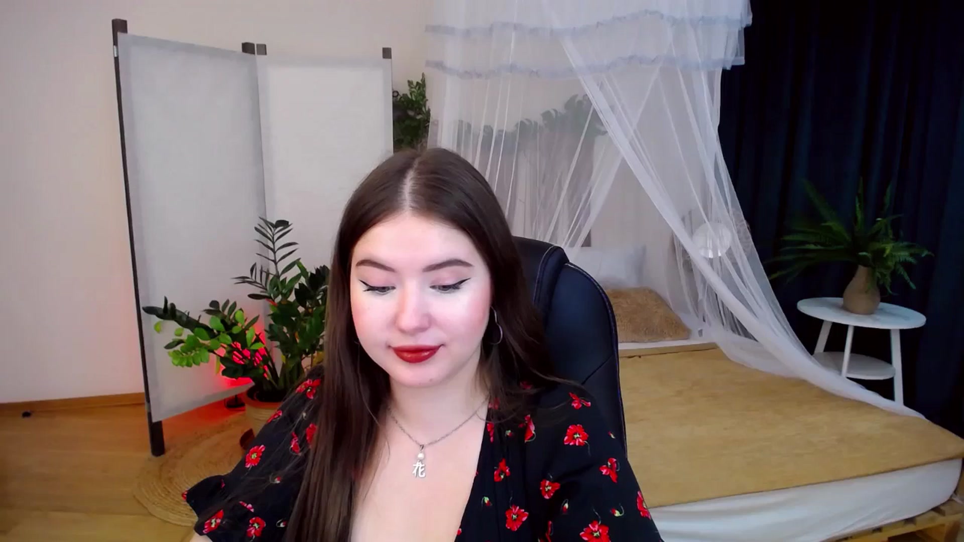 Gallery image thumbnail from AdmireMyEyes's myfreecams stream on, 10/06/2024, 21:16 image 5 of 20