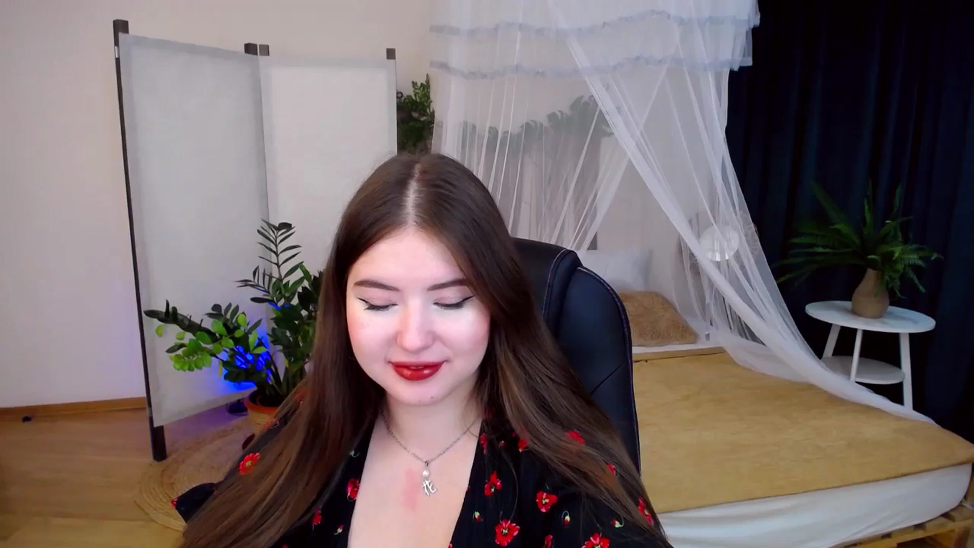 Gallery image thumbnail from AdmireMyEyes's myfreecams stream on, 10/06/2024, 21:16 image 9 of 20
