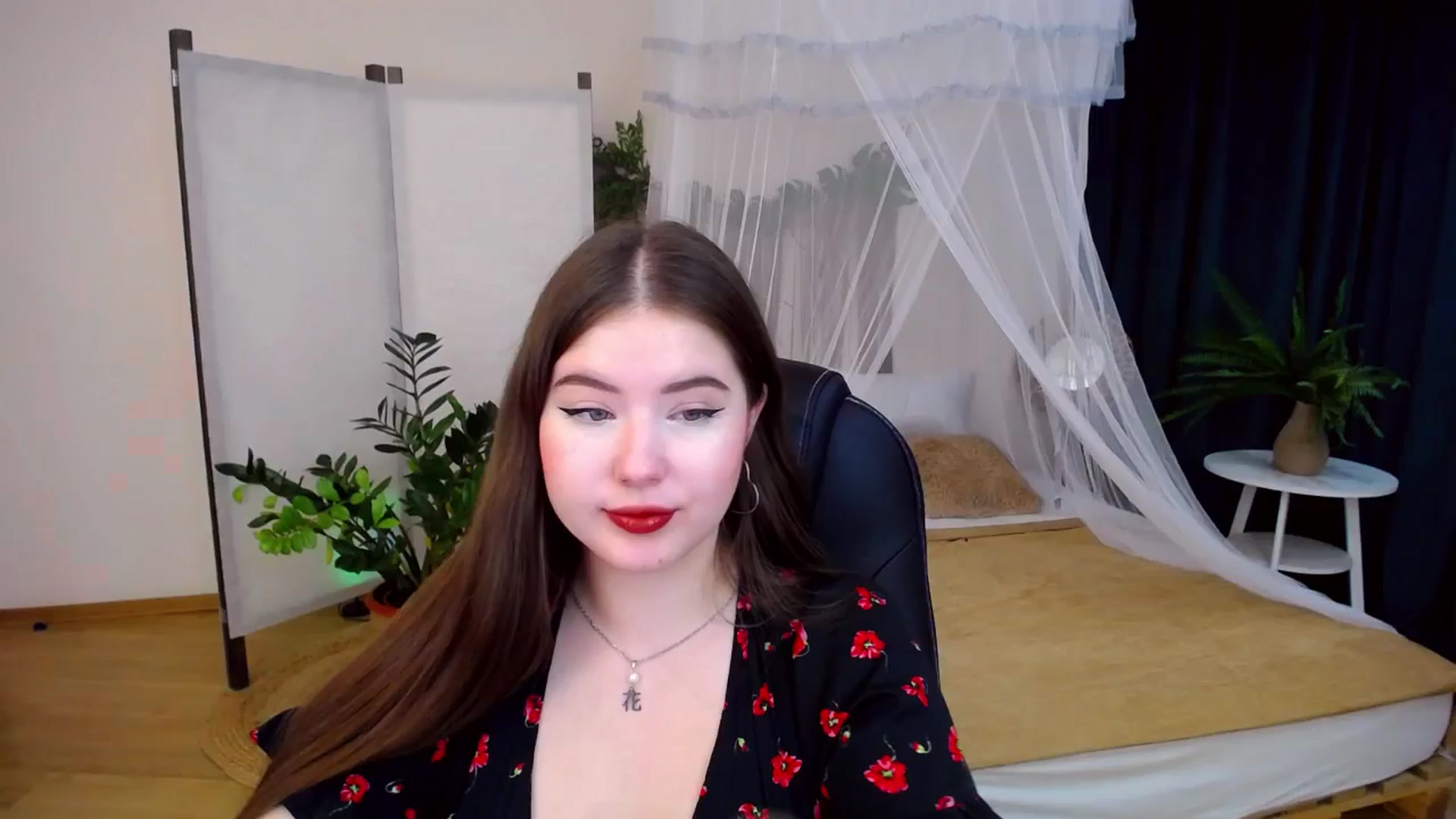 Gallery image thumbnail from AdmireMyEyes's myfreecams stream on, 10/06/2024, 21:16 image 1 of 20