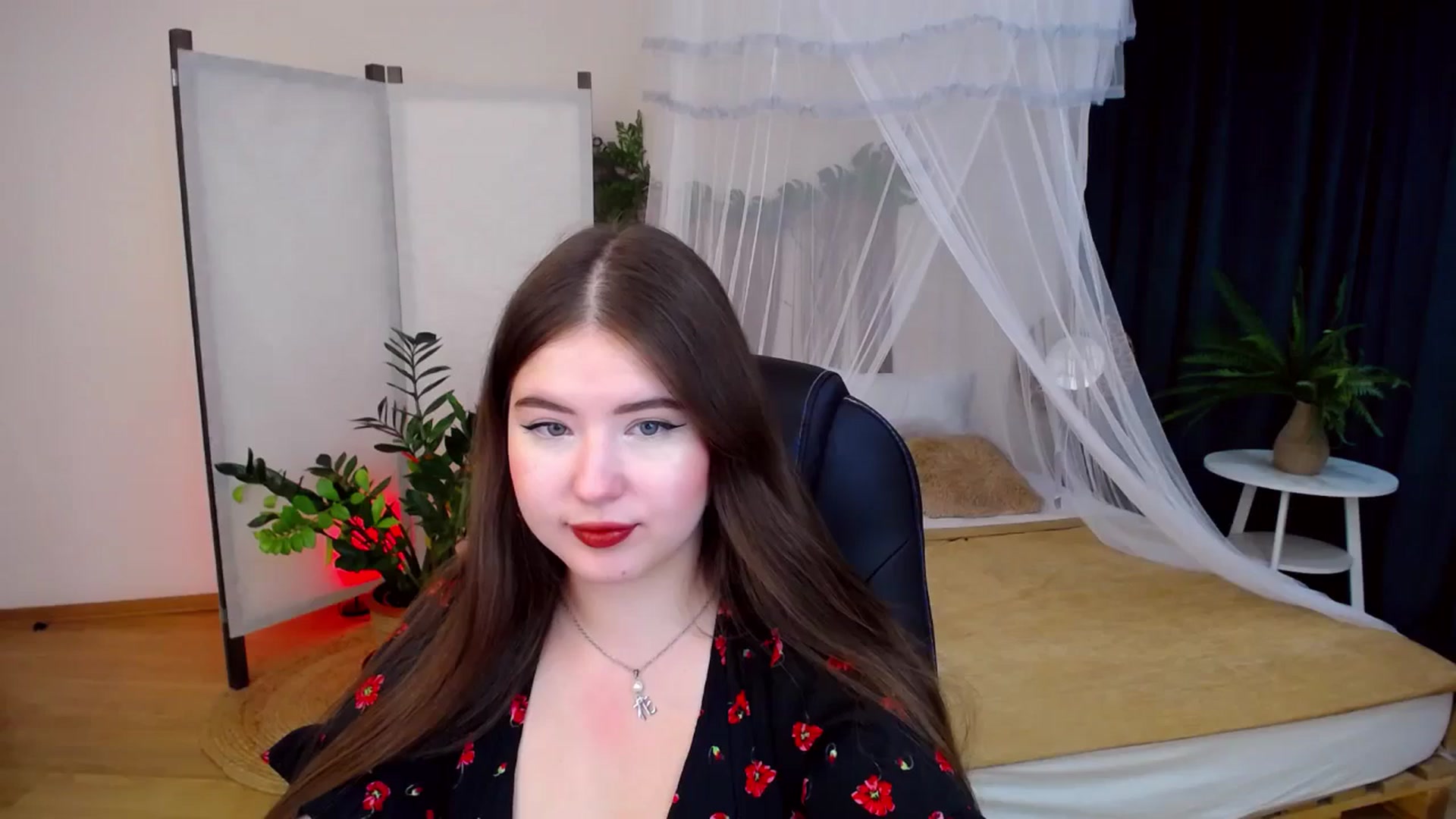 Gallery image thumbnail from AdmireMyEyes's myfreecams stream on, 10/06/2024, 21:16 image 7 of 20