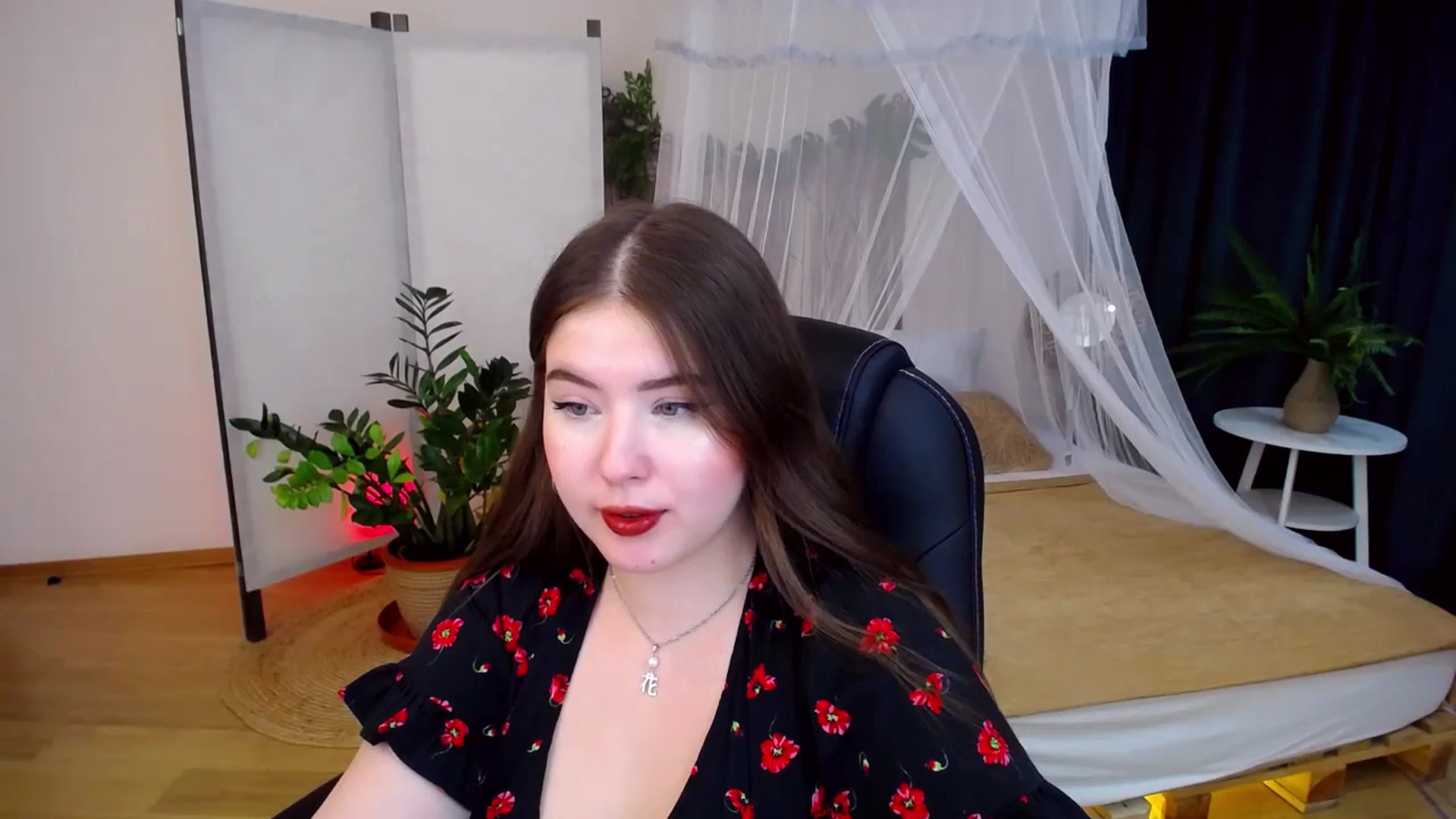 Gallery image thumbnail from AdmireMyEyes's myfreecams stream on, 10/06/2024, 22:38 image 10 of 20