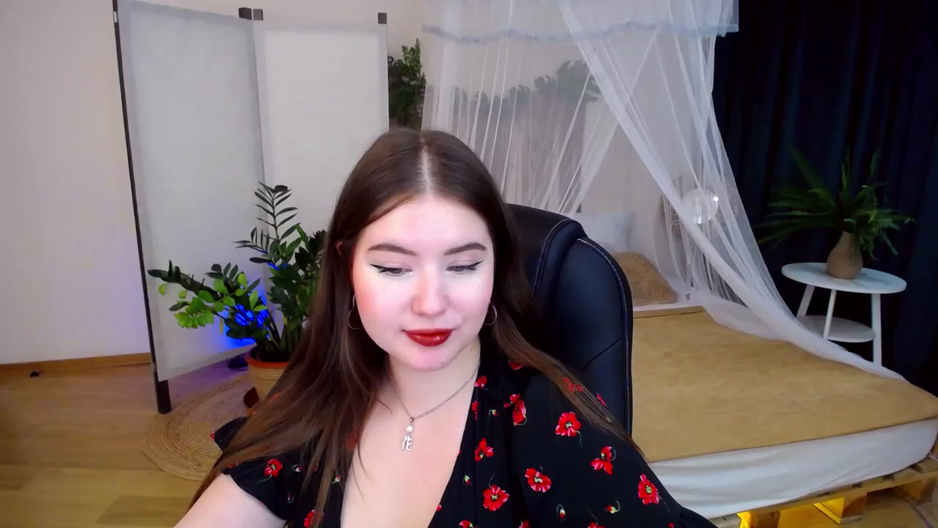 Gallery image thumbnail from AdmireMyEyes's myfreecams stream on, 10/06/2024, 22:38 image 6 of 20
