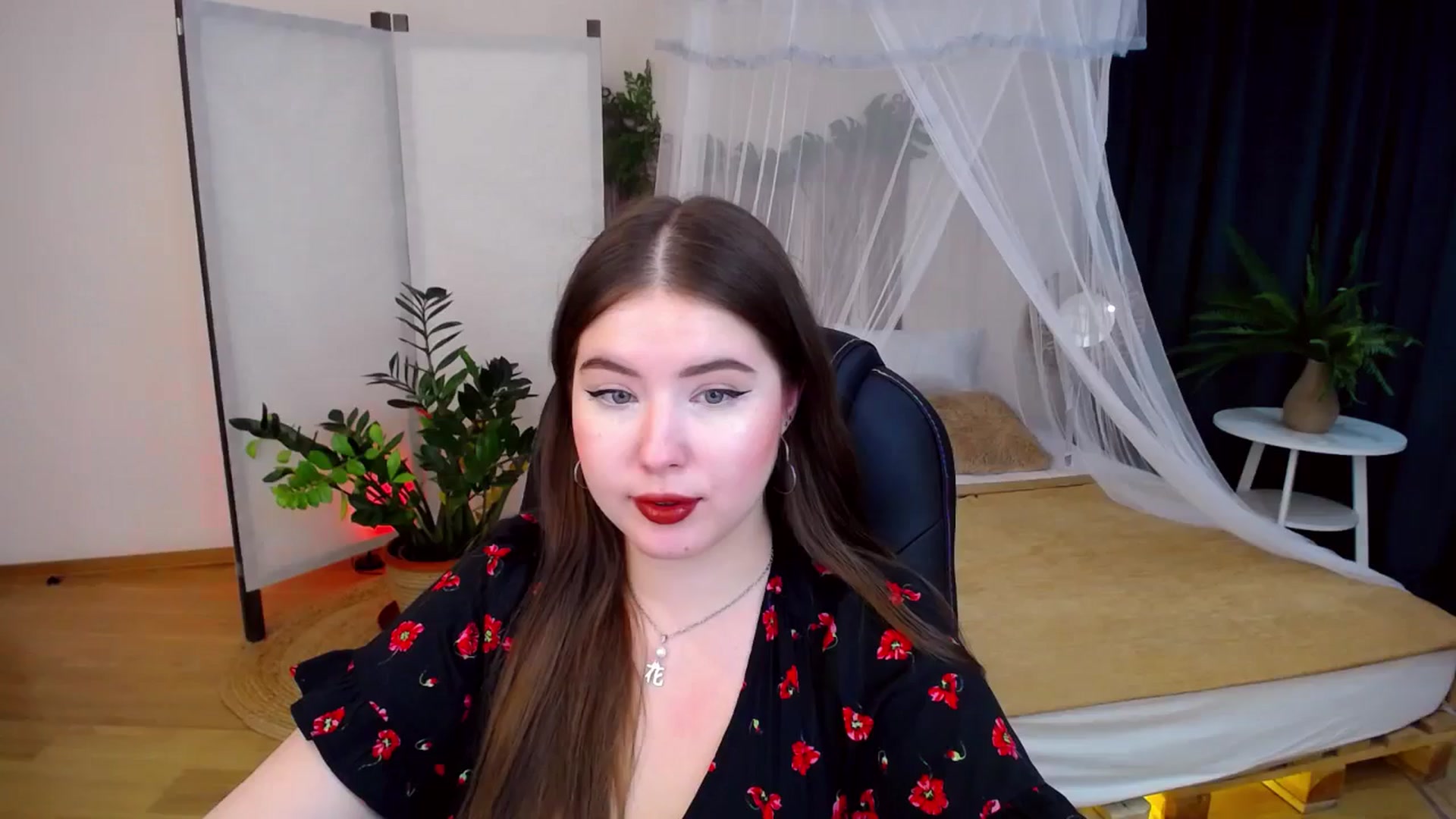 Gallery image thumbnail from AdmireMyEyes's myfreecams stream on, 10/06/2024, 22:38 image 1 of 20