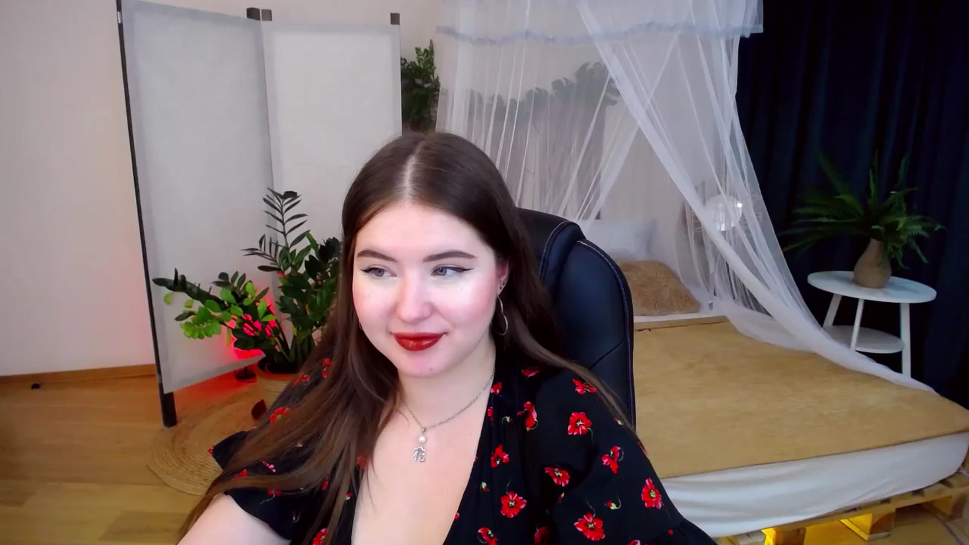 Gallery image thumbnail from AdmireMyEyes's myfreecams stream on, 10/06/2024, 22:38 image 7 of 20