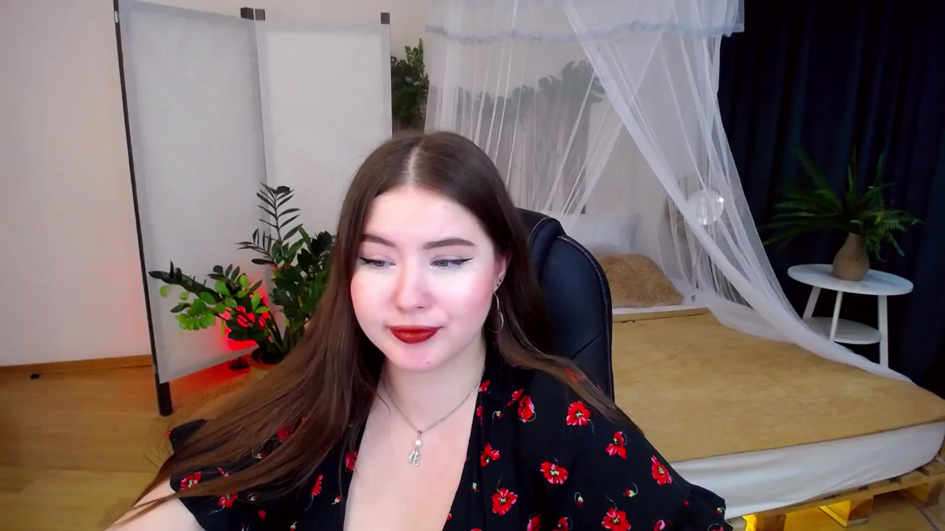 Gallery image thumbnail from AdmireMyEyes's myfreecams stream on, 10/06/2024, 22:38 image 4 of 20