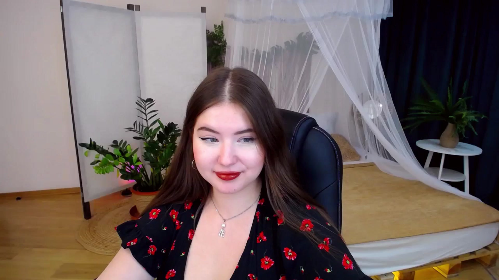 Gallery image thumbnail from AdmireMyEyes's myfreecams stream on, 10/06/2024, 22:38 image 14 of 20