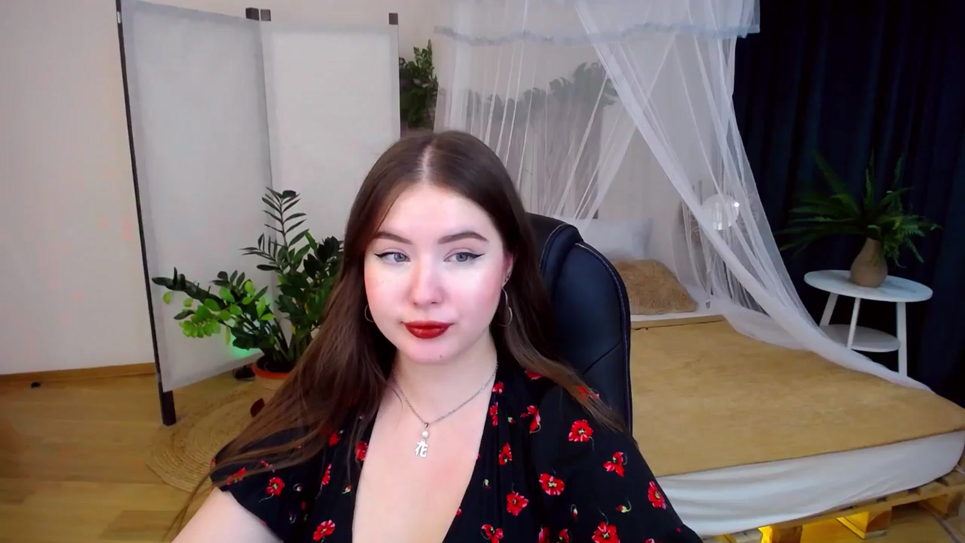Gallery image thumbnail from AdmireMyEyes's myfreecams stream on, 10/06/2024, 22:38 image 2 of 20